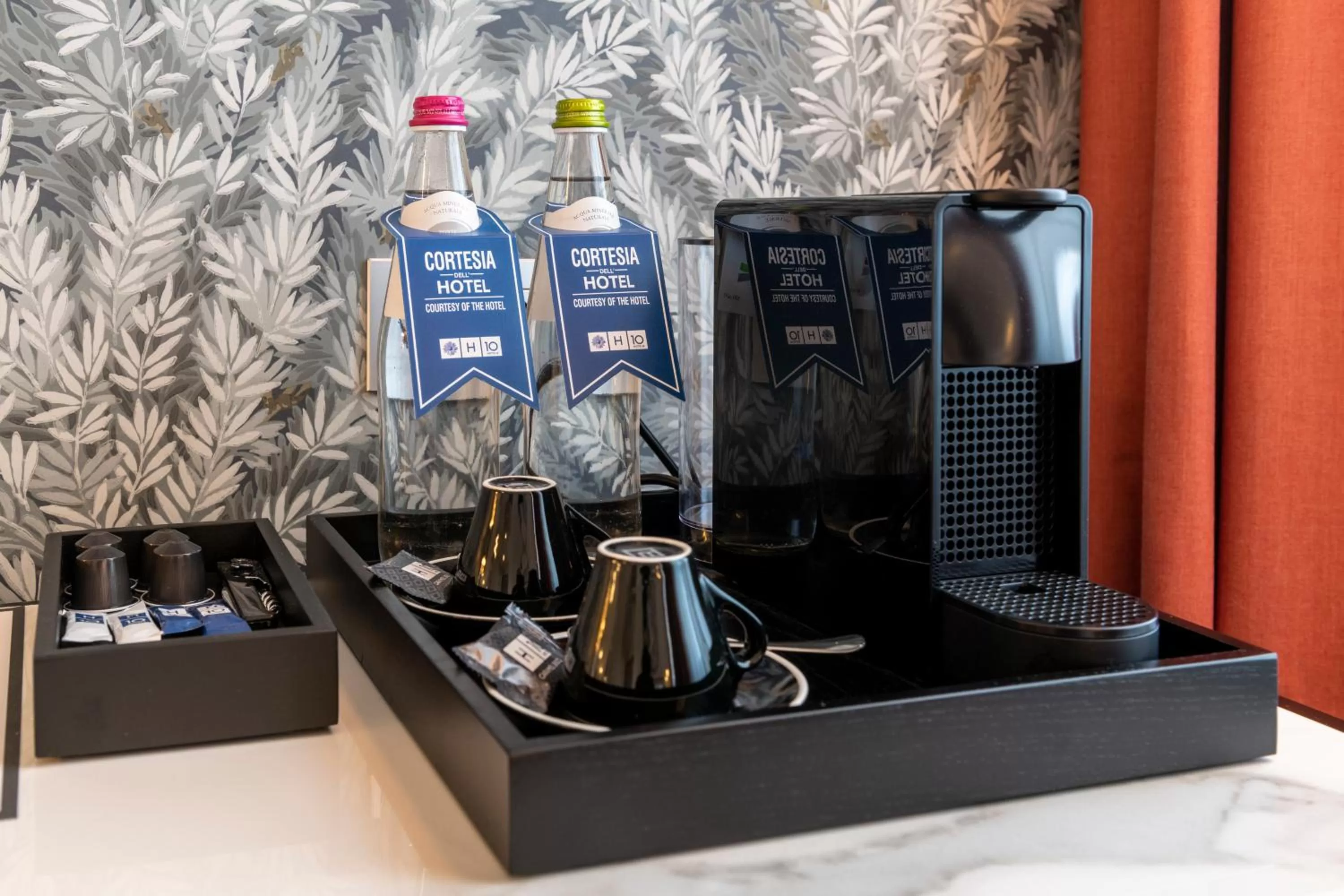 Coffee/tea facilities in H10 Palazzo Galla