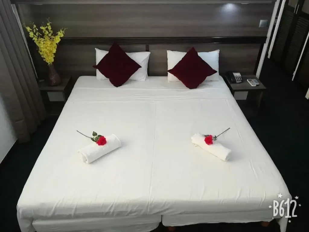 Bed in Hotel Le Paris