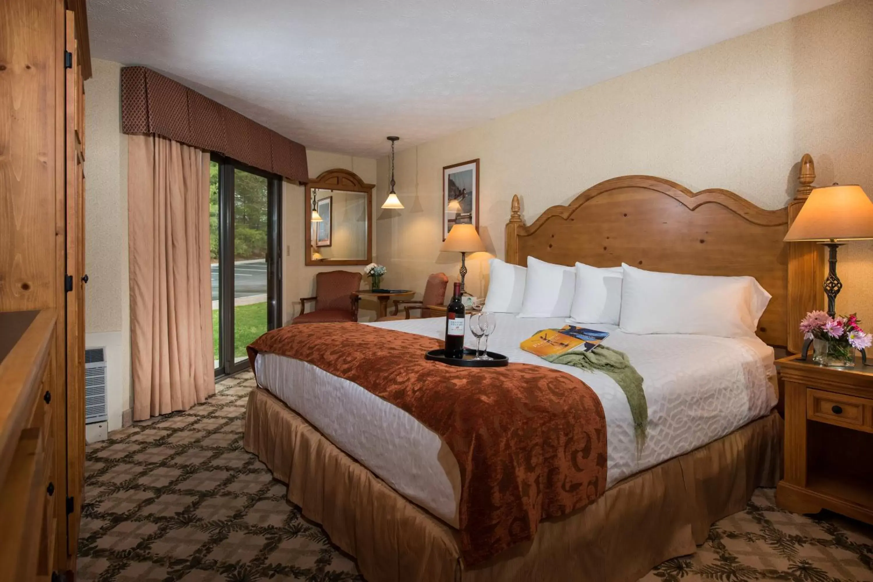 Photo of the whole room, Bed in Meadowmere Resort