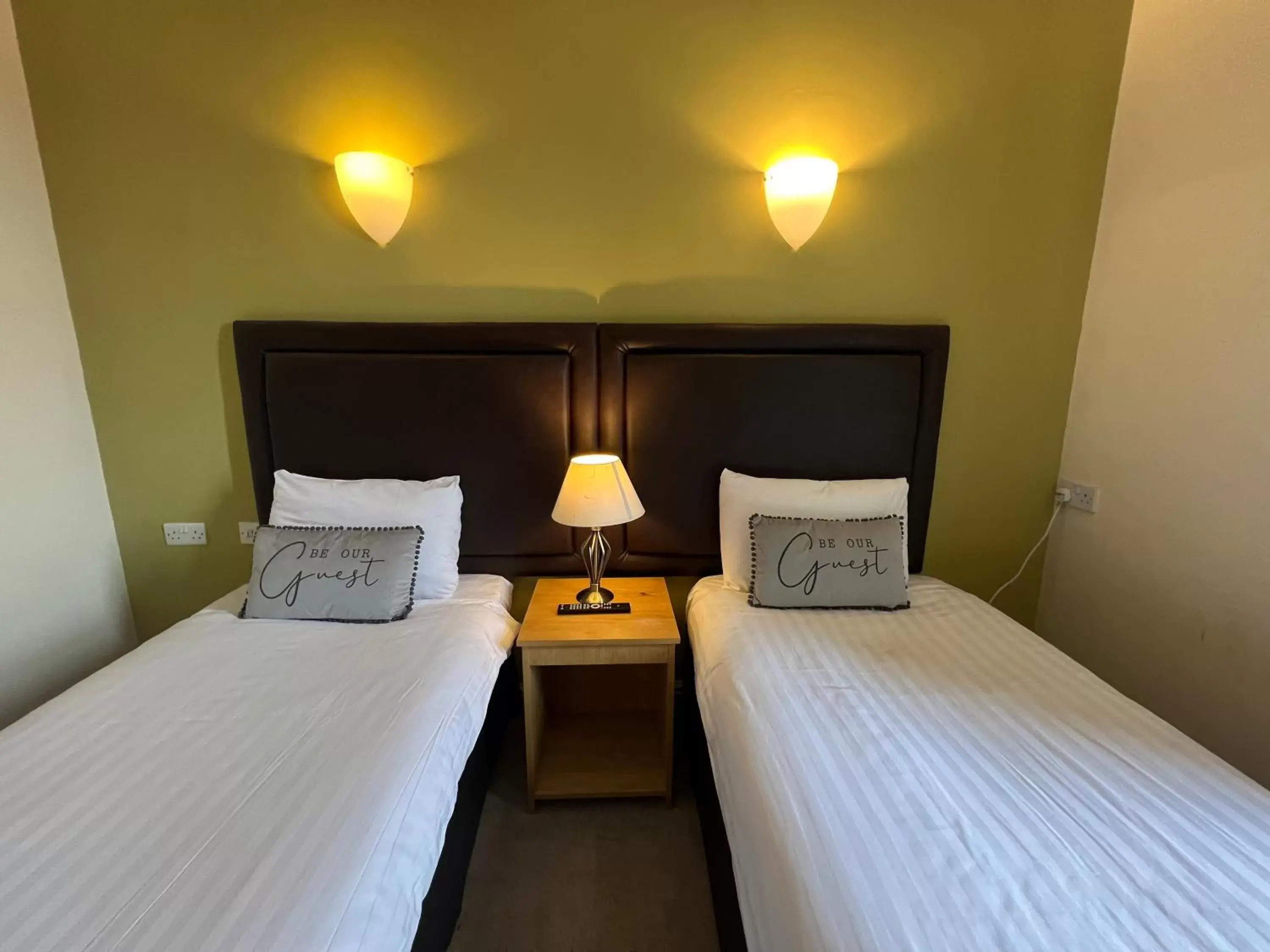 Economy Twin Room in Heath Cottage Hotel Economy Twin Room in Heath Cottage Hotel