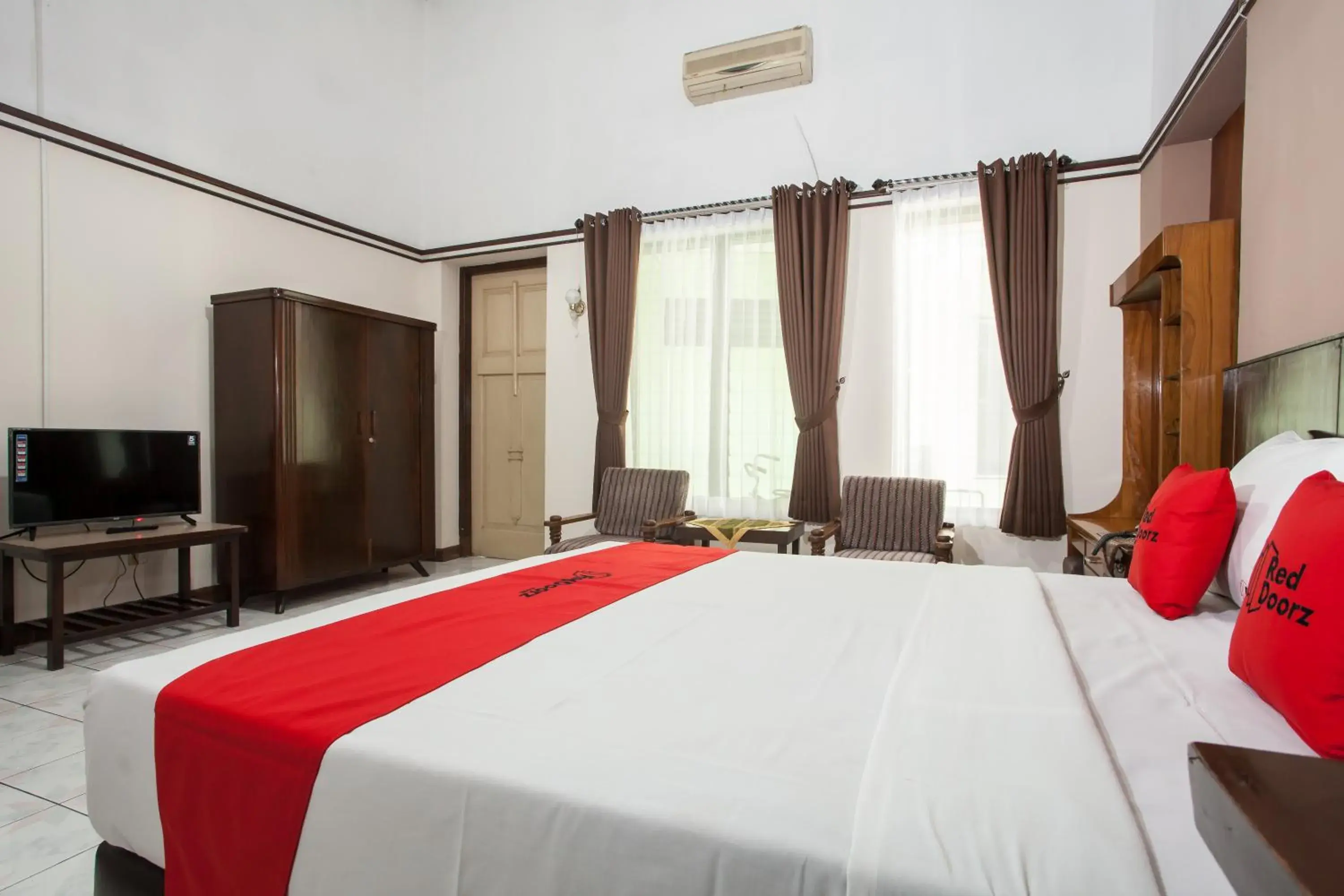 Bedroom, Bed in RedDoorz near Balai Kota Malang