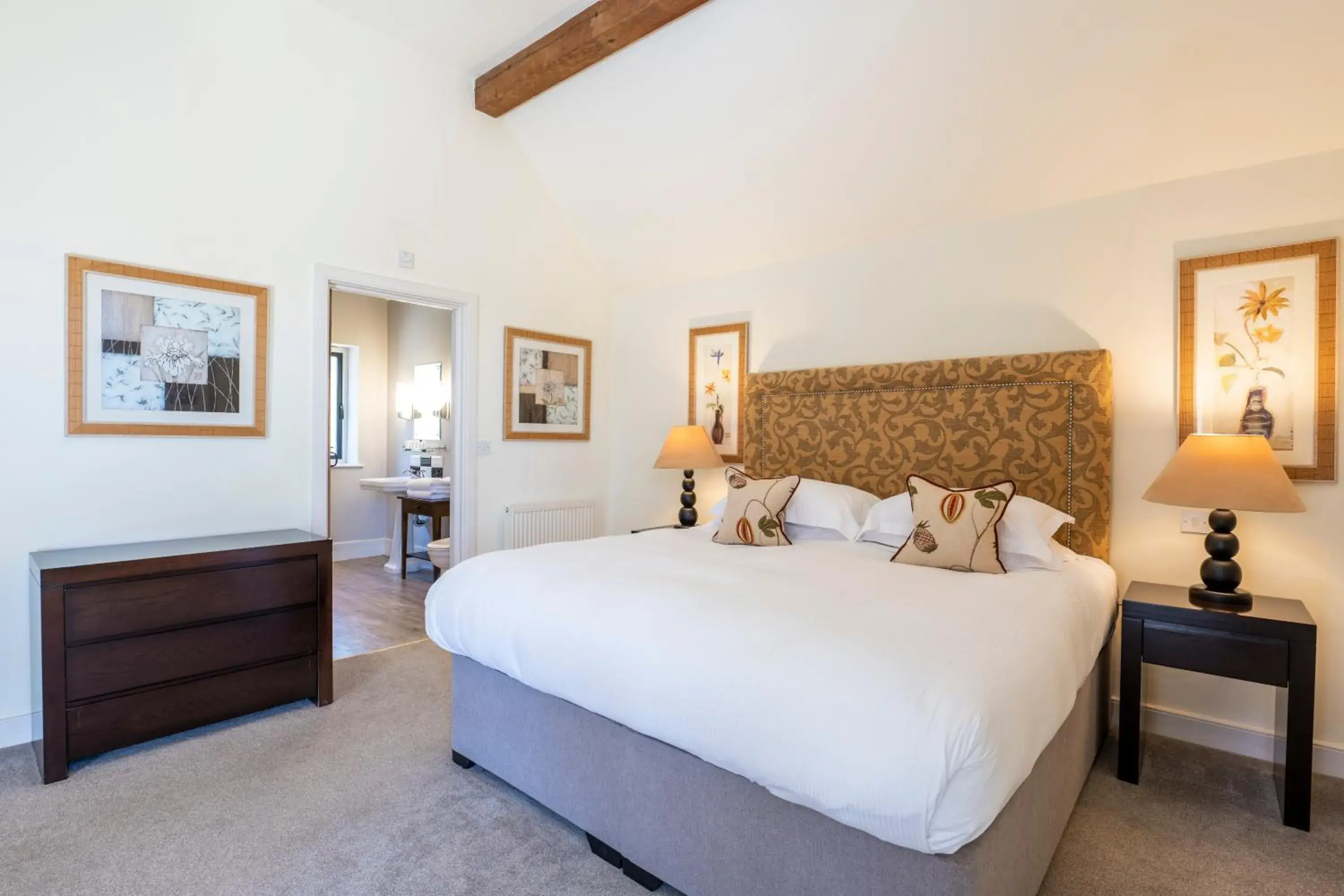 Bedroom, Bed in Bovey Castle