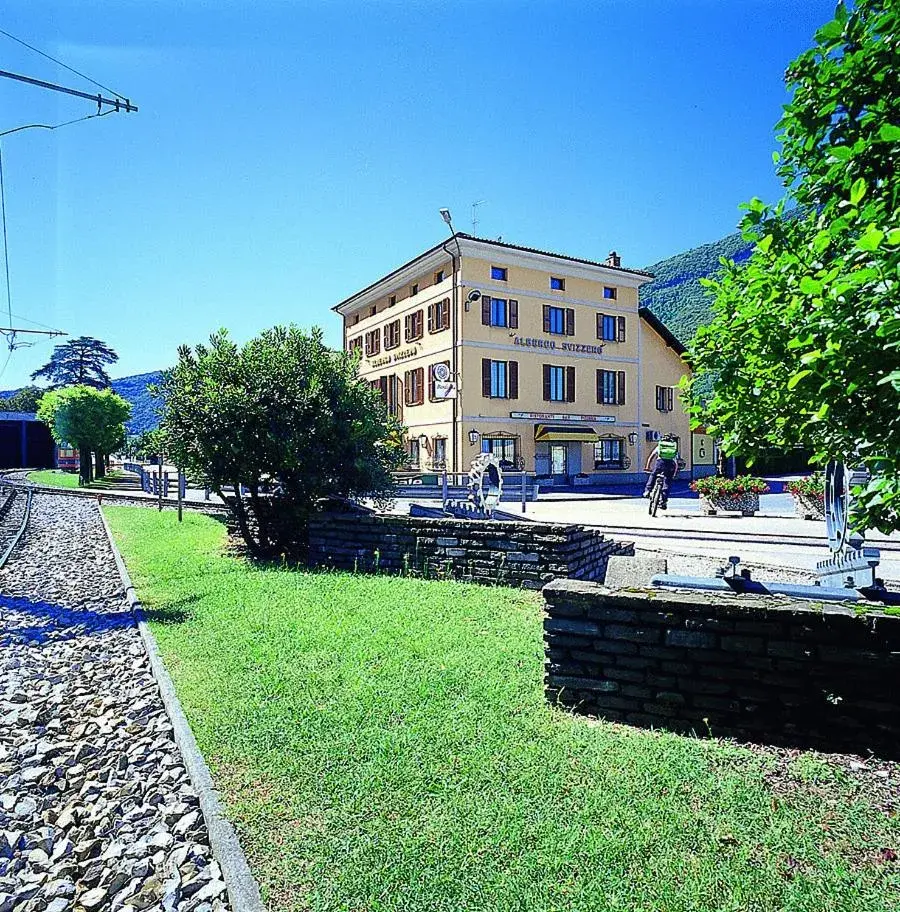 Facade/entrance, Property Building in Albergo Ristorante Svizzero