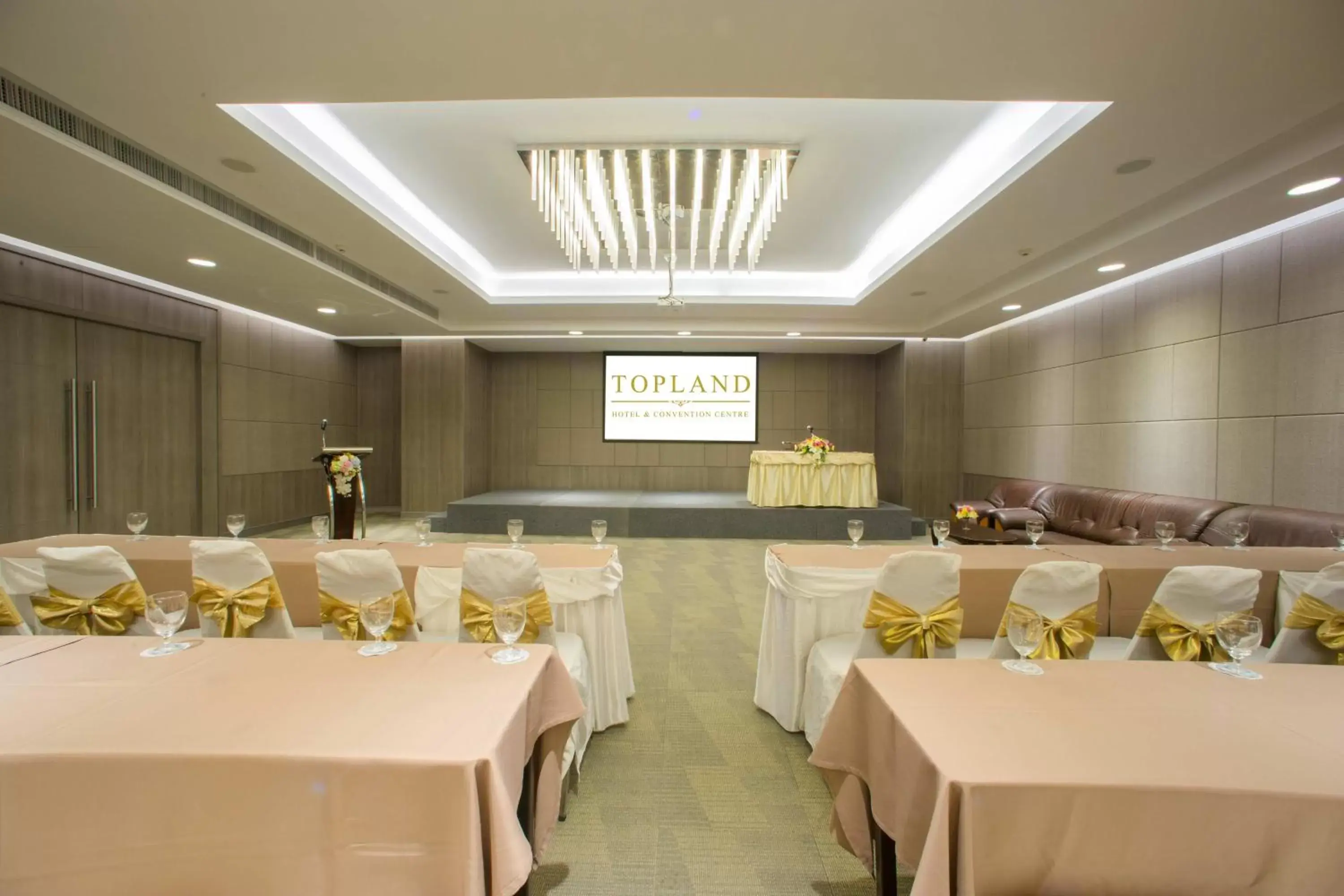 Meeting/conference room, Banquet Facilities in Topland Hotel & Convention Centre