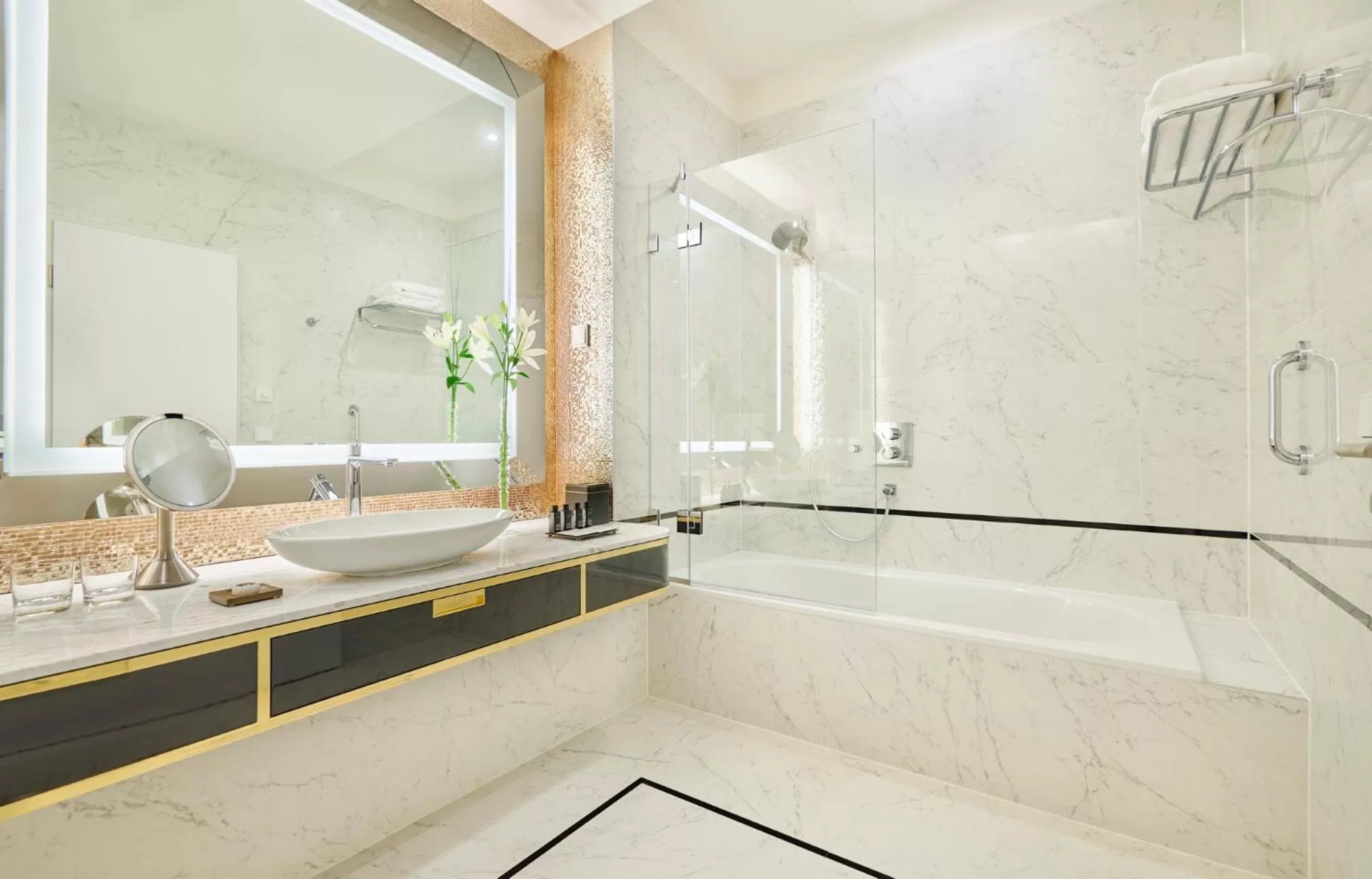 Junior Suite in Párisi Udvar Hotel Budapest, part of Hyatt