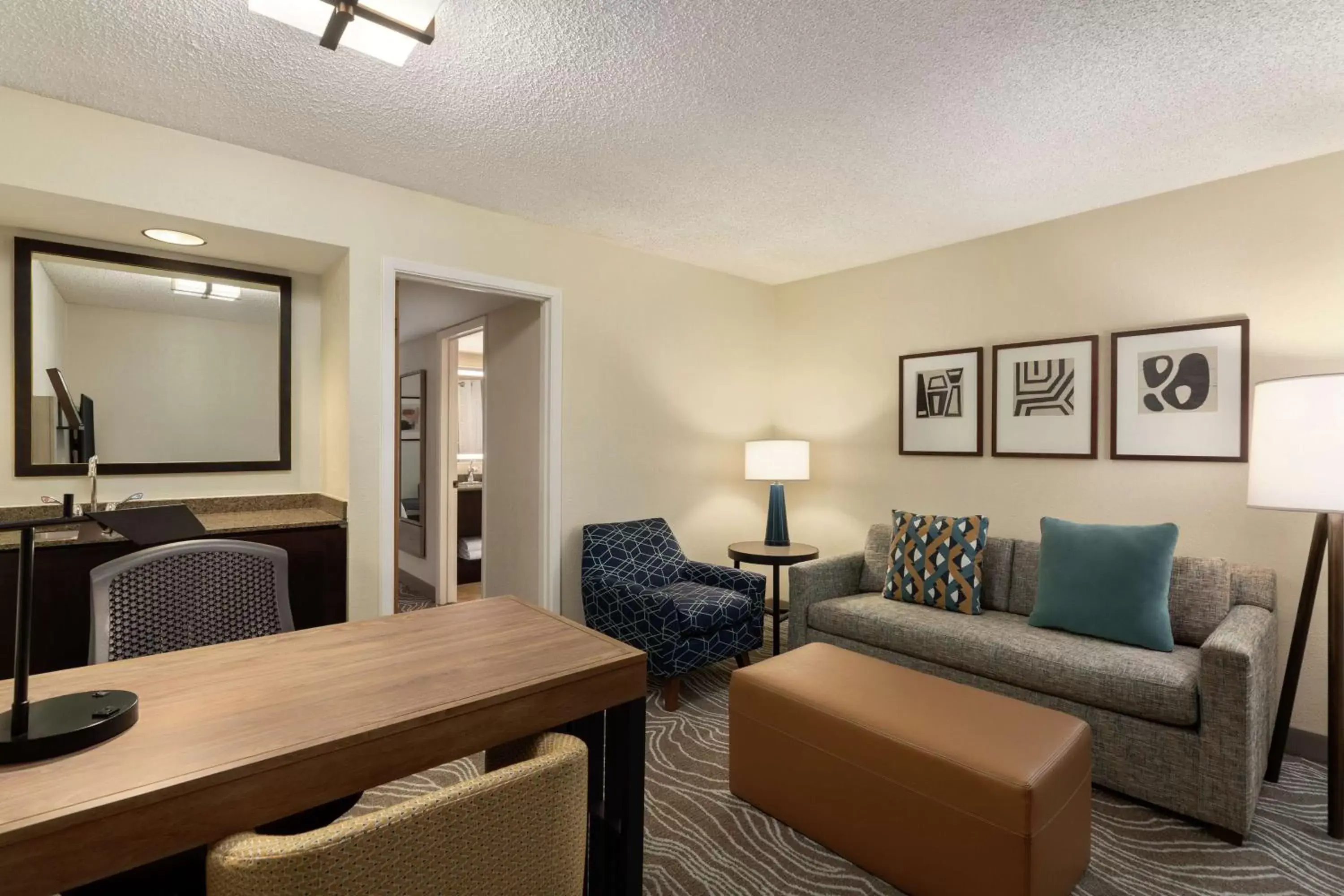 Living room, Seating Area in Embassy Suites by Hilton Phoenix Tempe