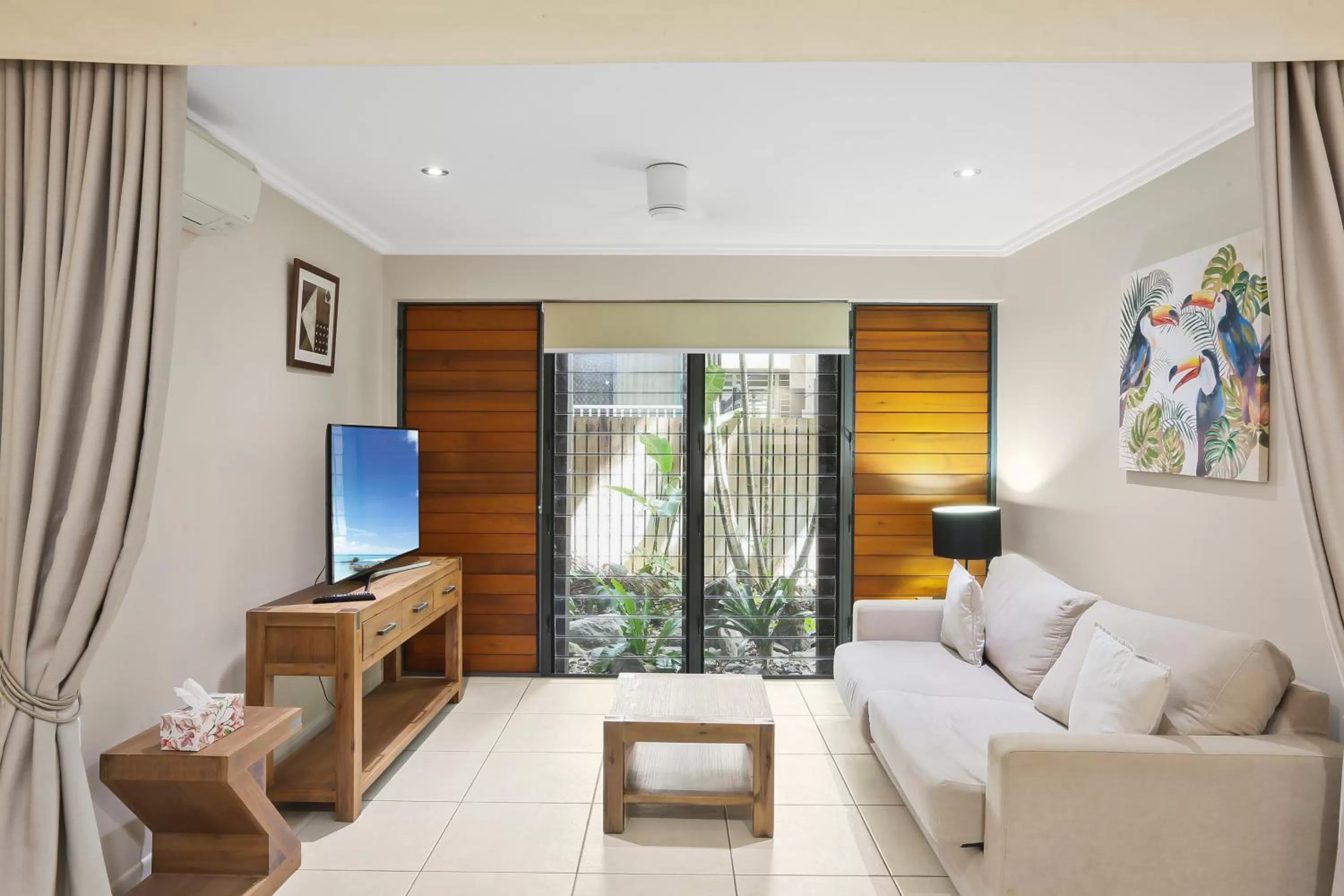 TV and multimedia in Sea Point on Trinity Beach