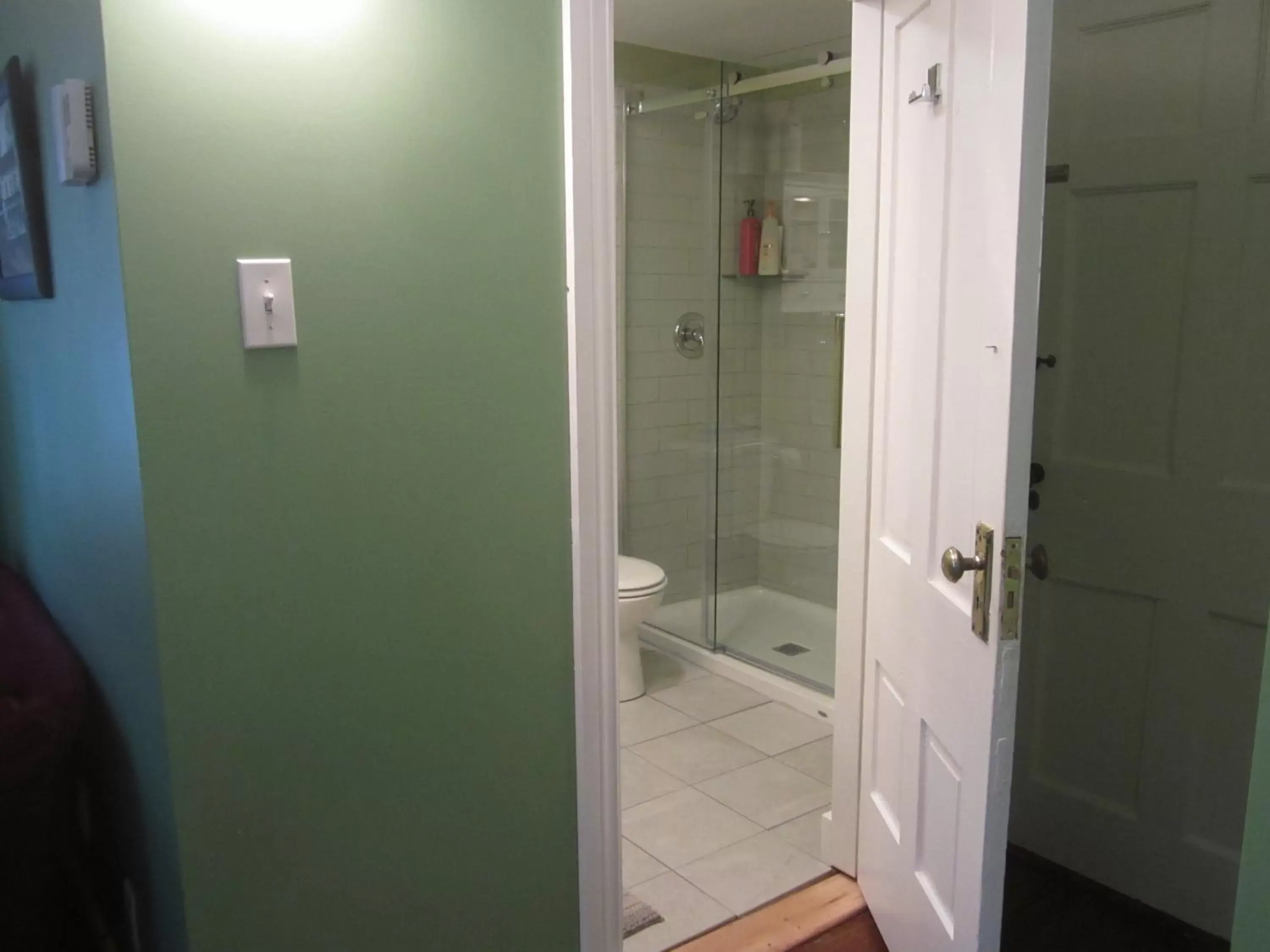 Bathroom in Grand Oak Manor Bed and Breakfast