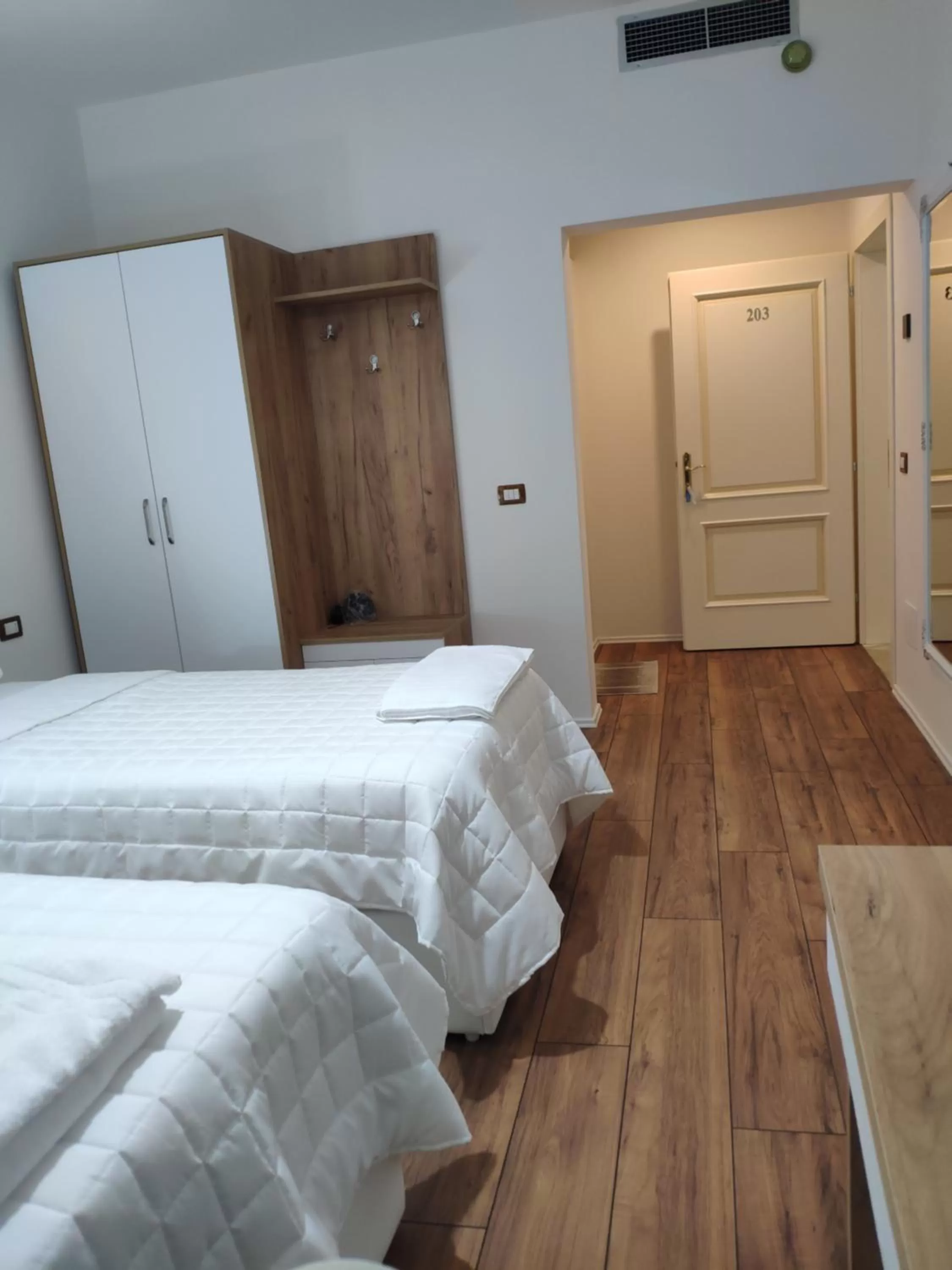Twin Room - single occupancy in Hotel TREVA