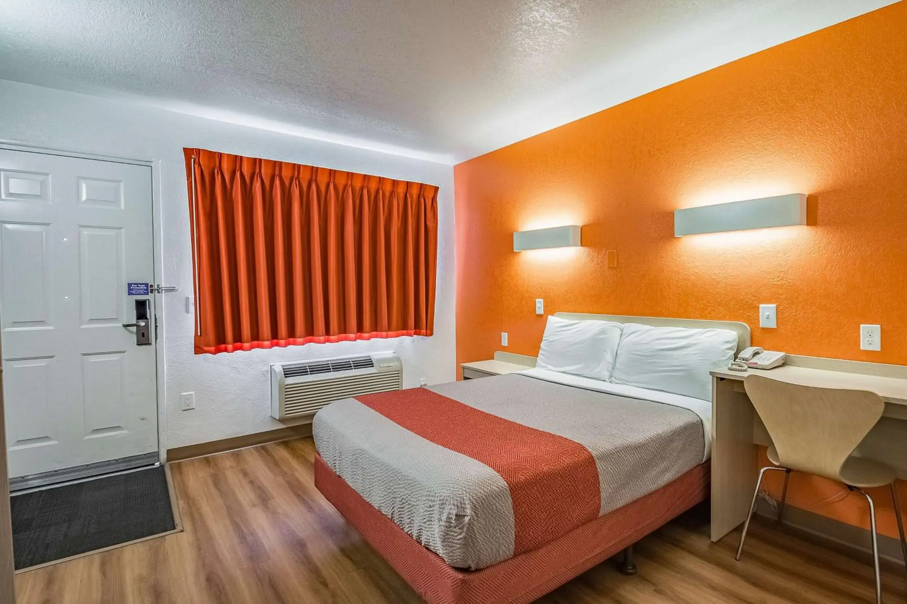 Bedroom, Bed in Motel 6-Salt Lake City, UT - West - Airport