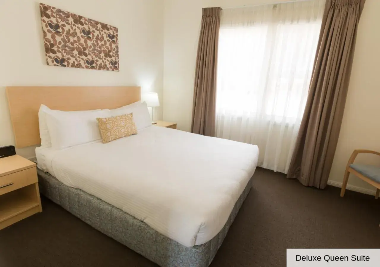 Bedroom, Bed in Pokolbin Village Estate