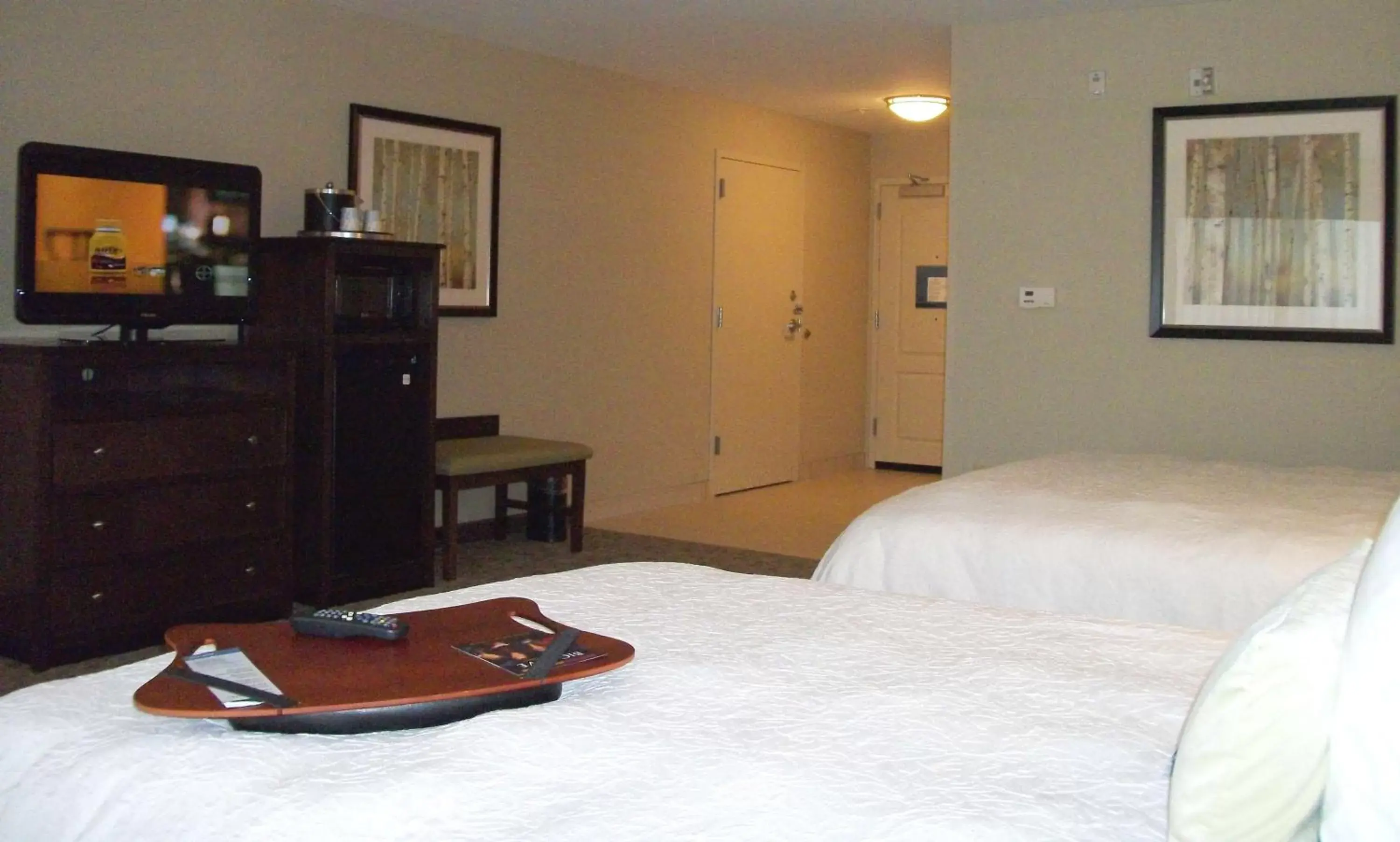 Bed in Hampton Inn & Suites Manteca