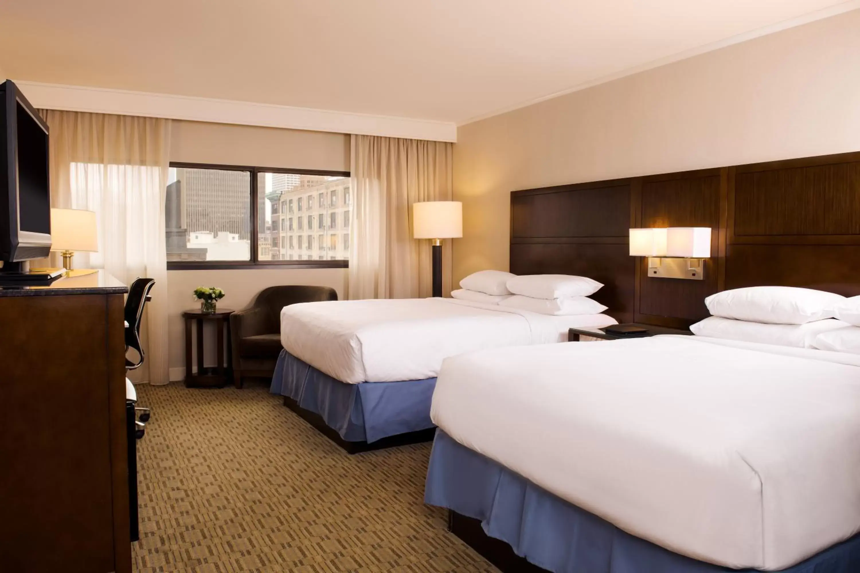 Bedroom, Bed in Hyatt Regency Milwaukee Bedroom, Bed in Hyatt Regency Milwaukee