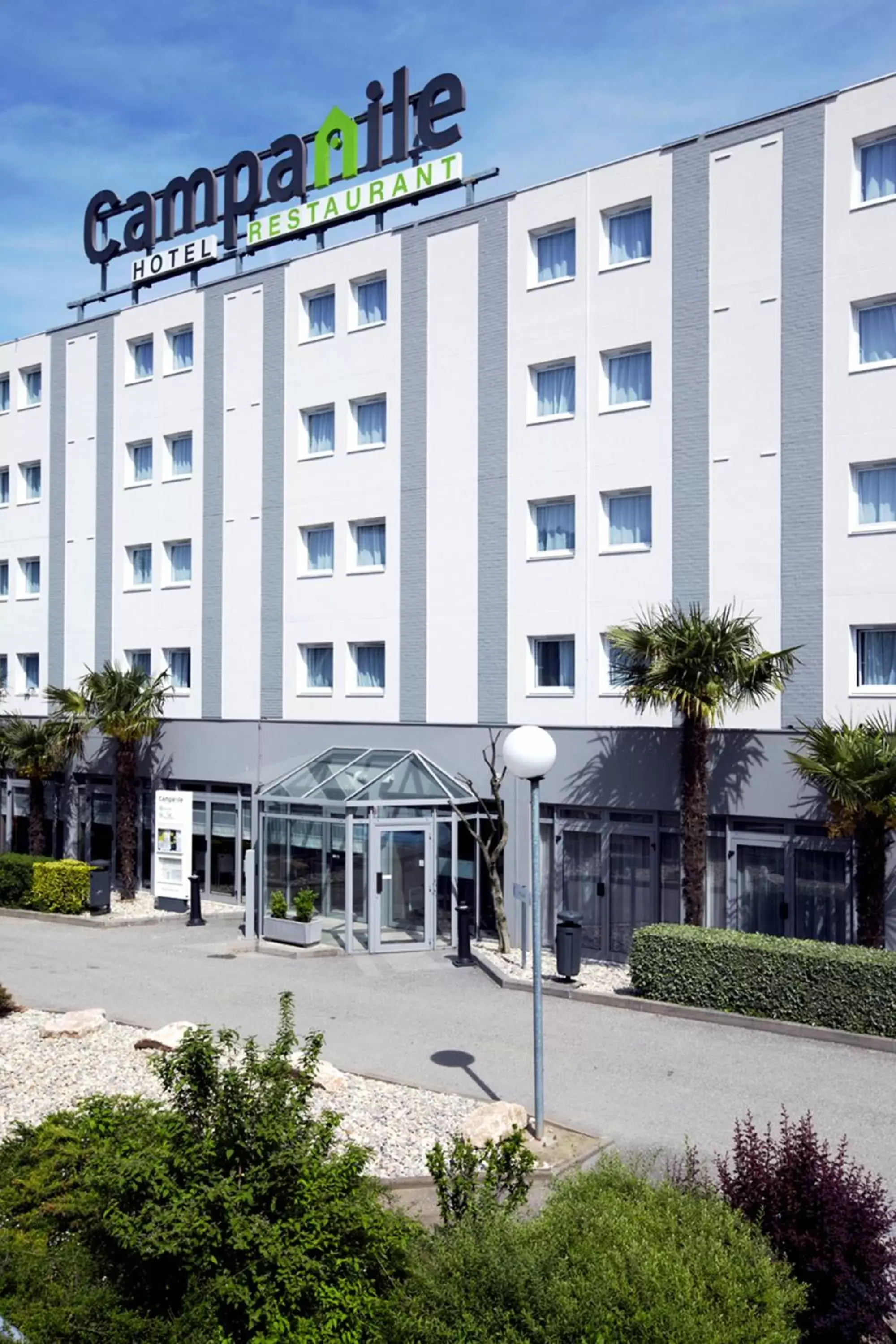 Facade/entrance, Property Building in Campanile Lyon Ouest Tassin