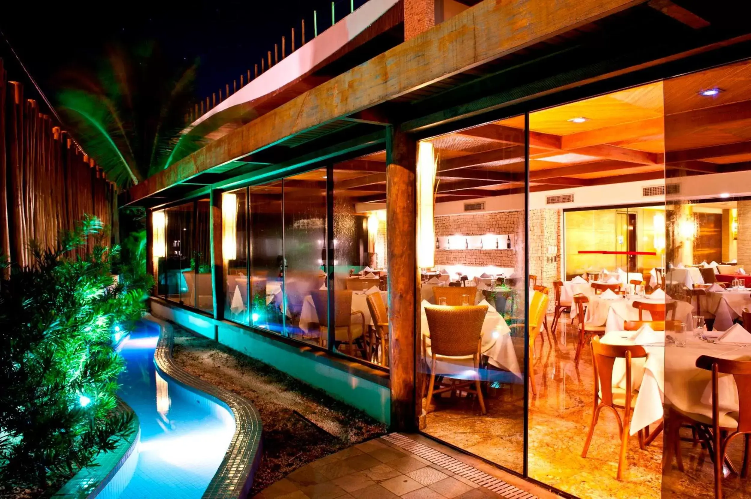 Restaurant/places to eat, Swimming Pool in Pontalmar Praia Hotel