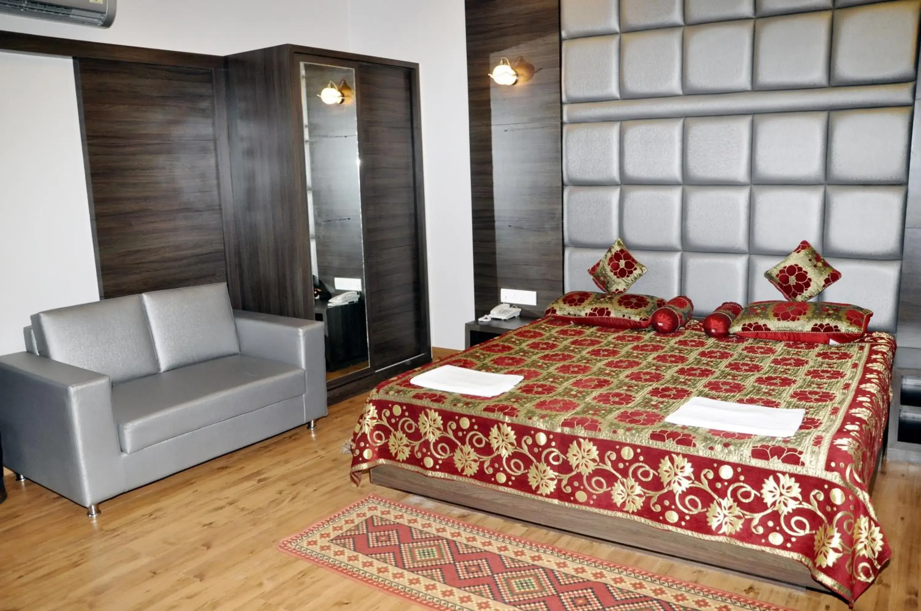 Bedroom, Bed in Hotel Alka