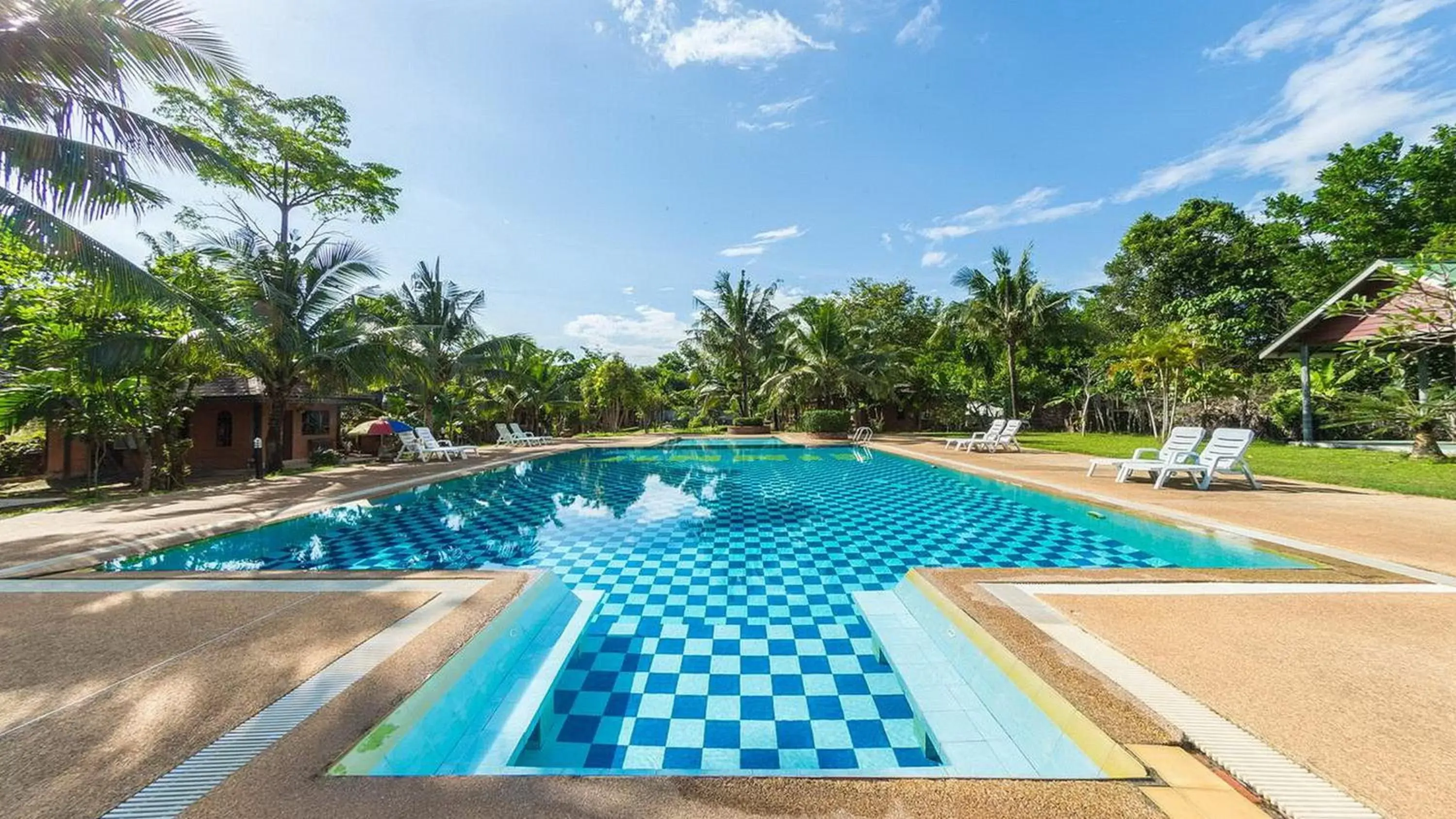 Pool view, Swimming Pool in Doo Dee Boutique Resort by Swiss Chalet