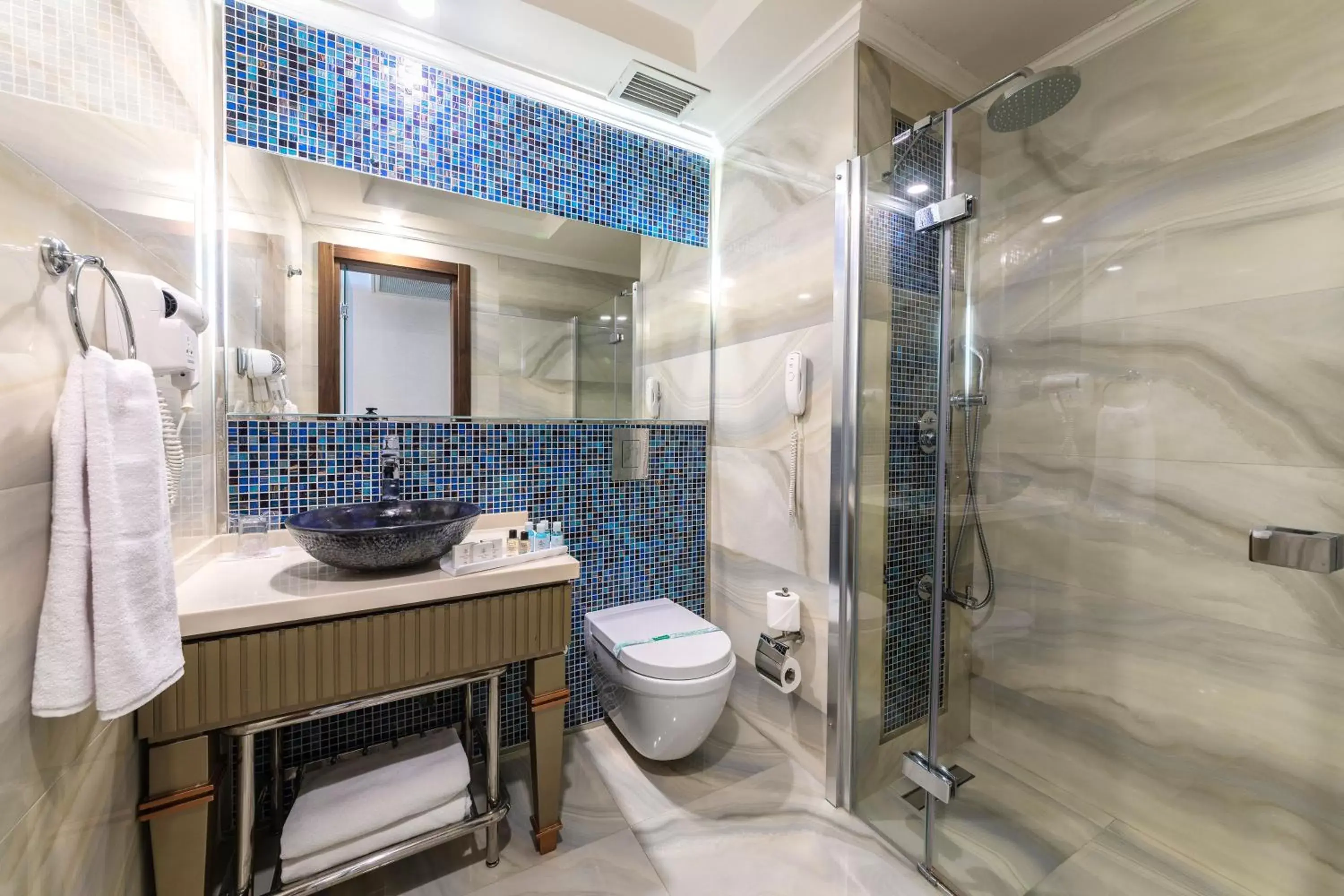 Bathroom in Grand Yavuz Hotel Sultanahmet