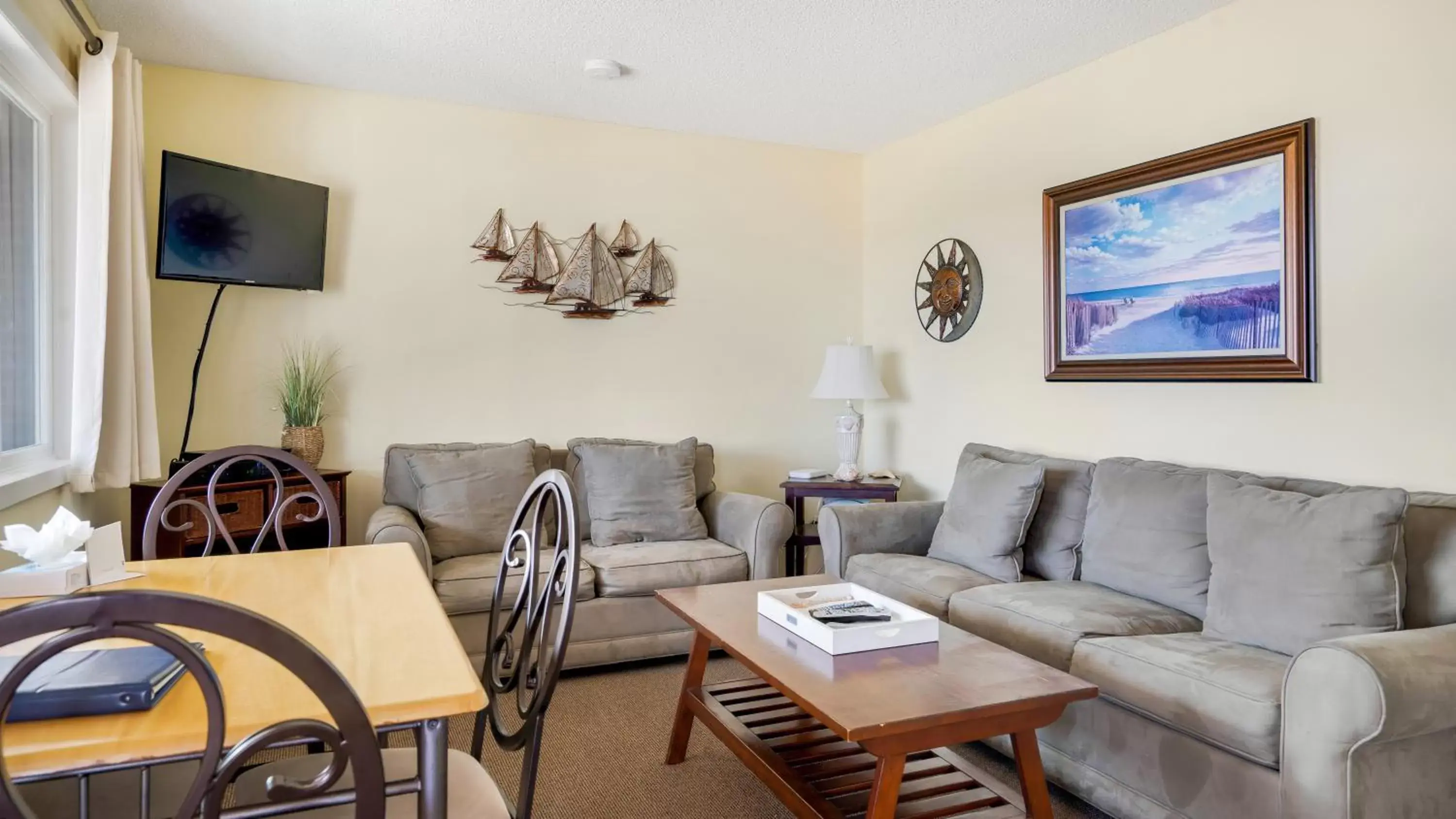 Seating Area in Montauk Oceanside Suites