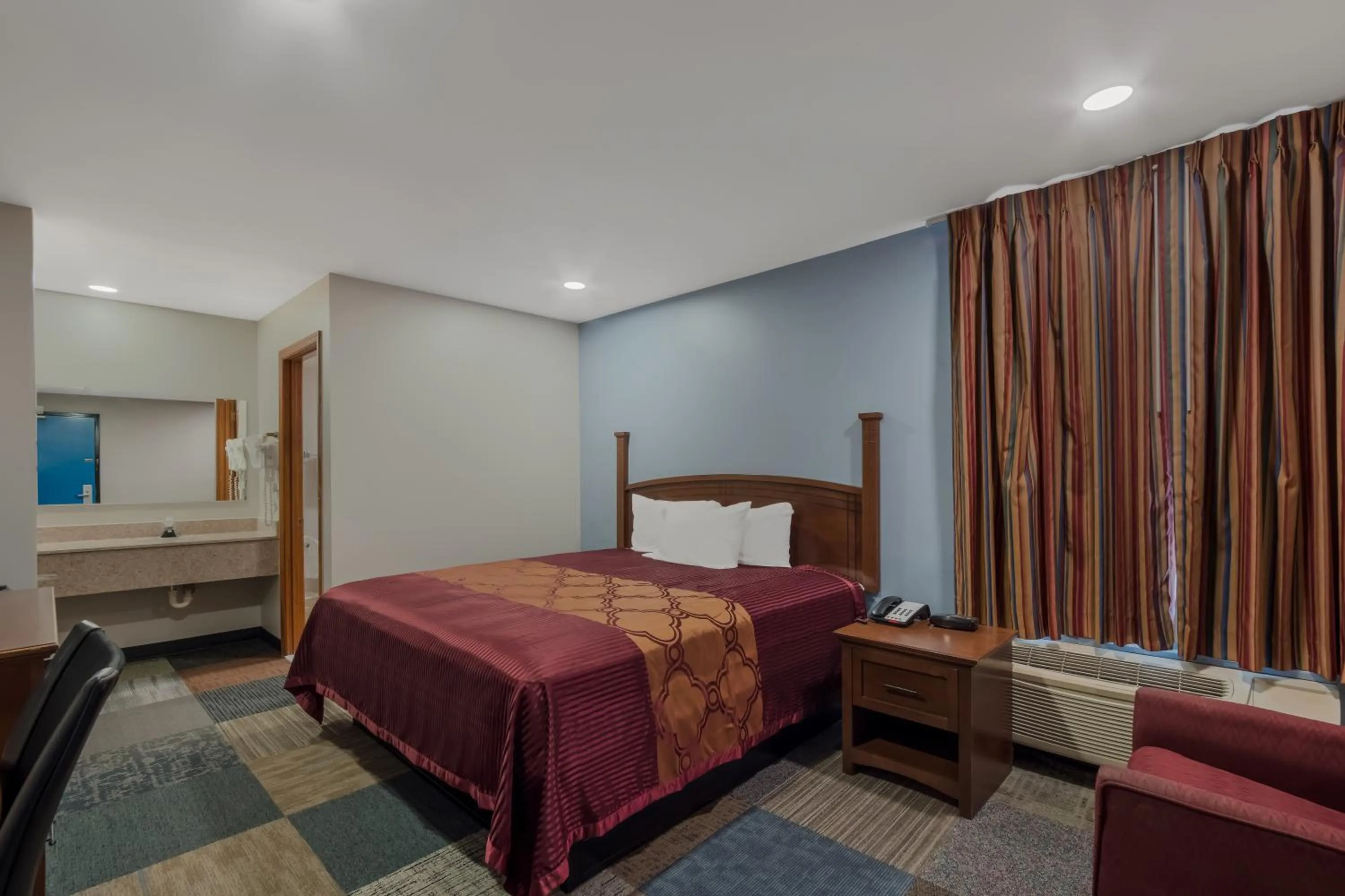 Bed in Rodeway Inn Augusta West - Fort Gordon