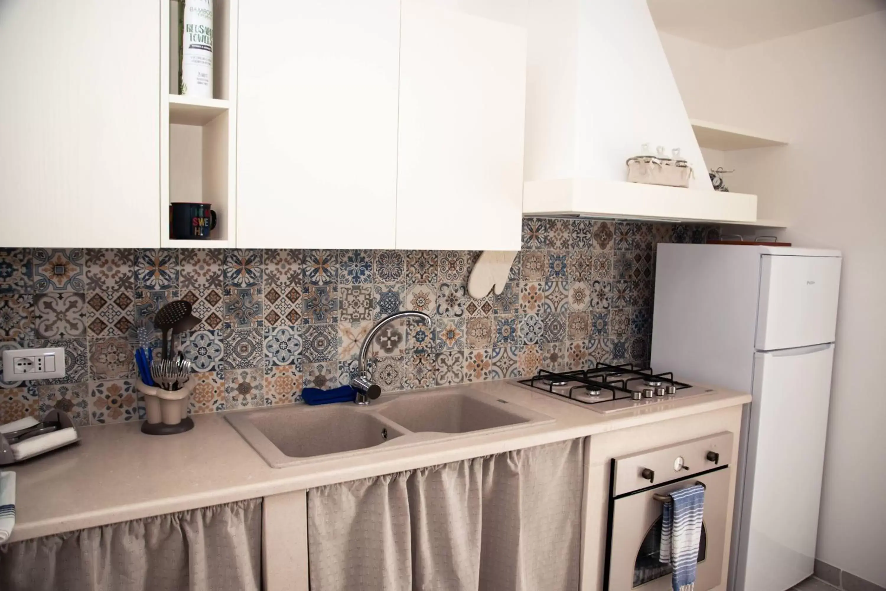 Kitchen or kitchenette, Kitchen/Kitchenette in B&B Trulli Donna Isabella