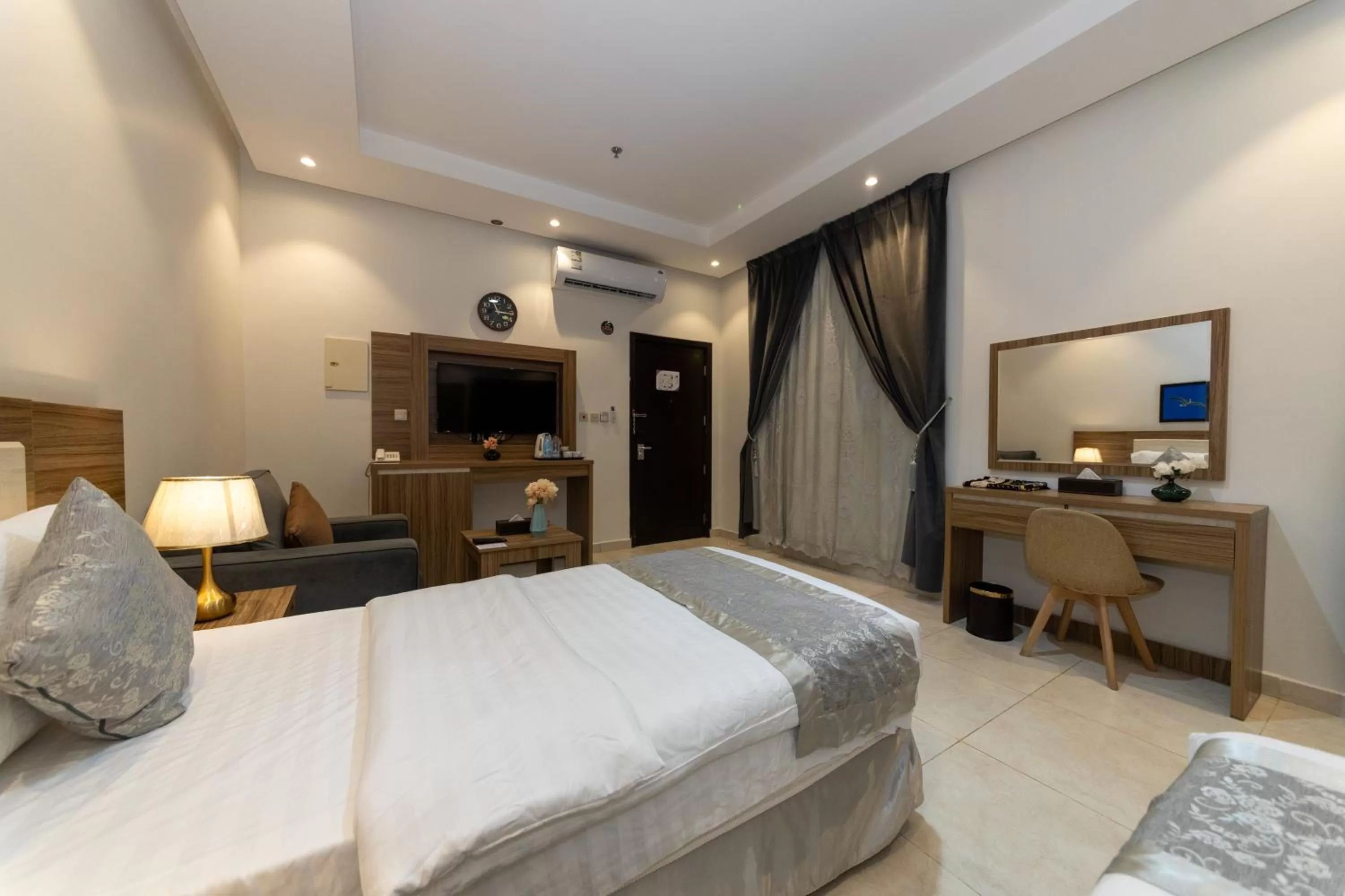 Bed in Admire Apart' Hotel