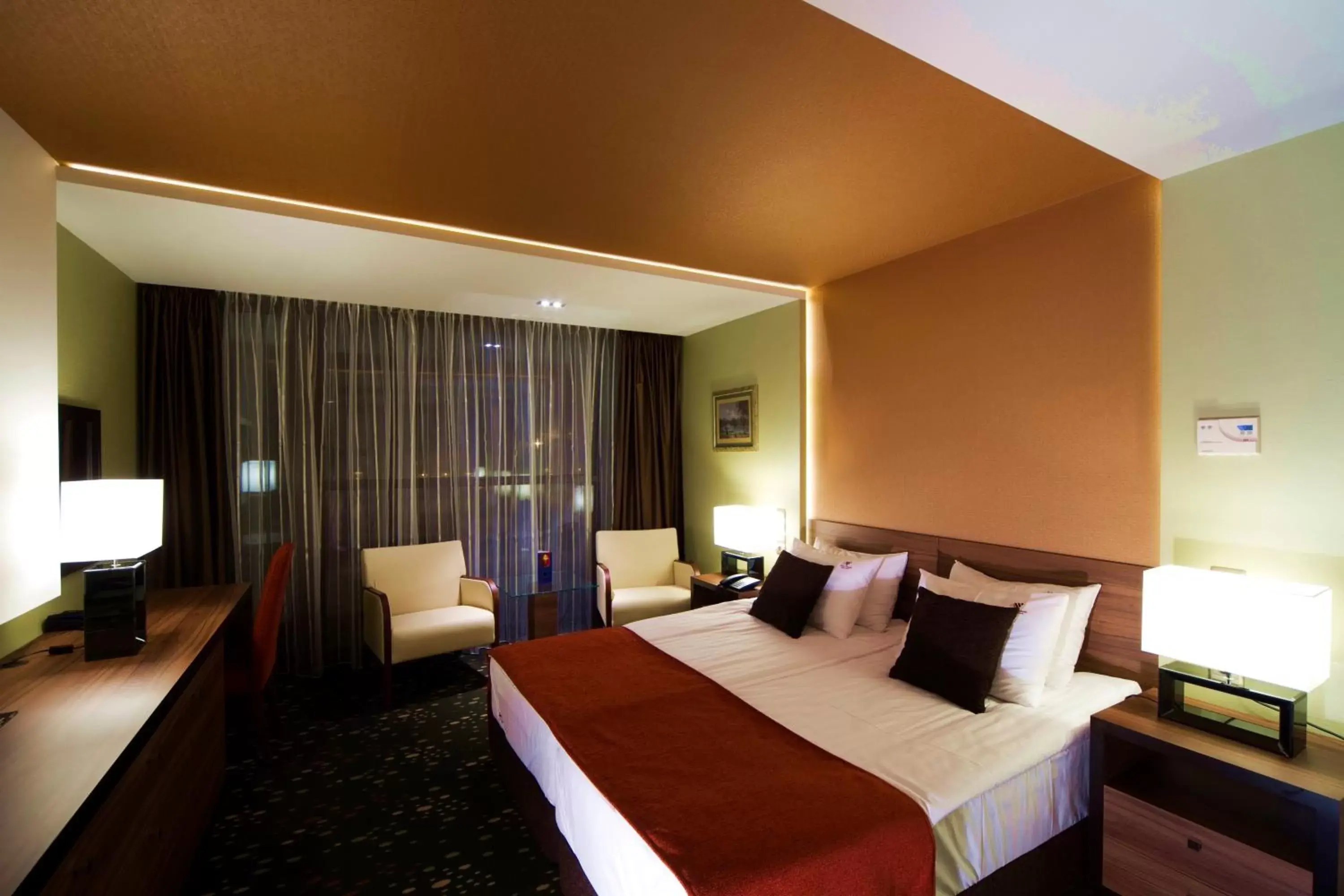 RiverView Double or Twin Room in Boutique Hotel Victoria Budapest