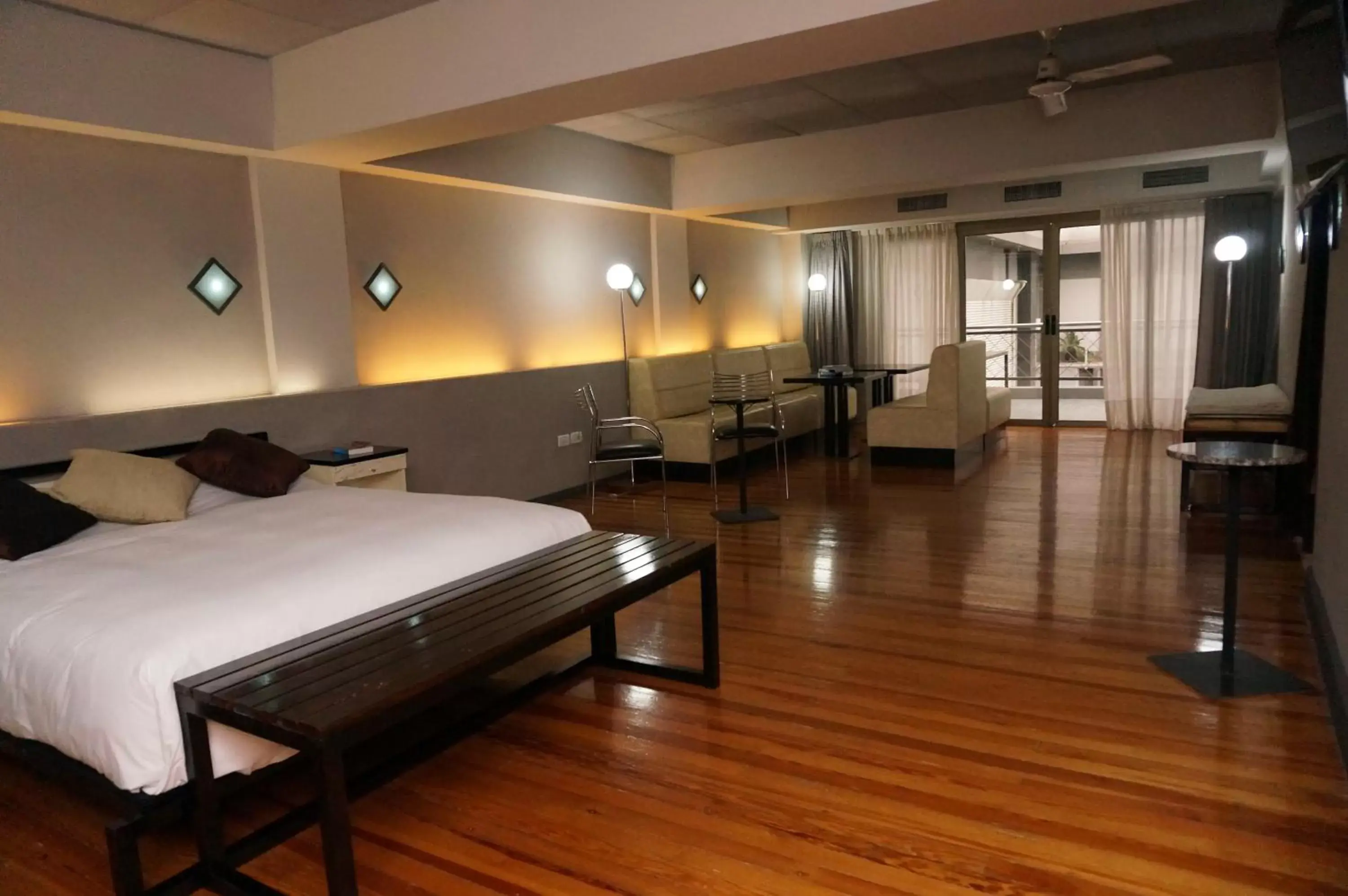 Triple Room with Terrace in Prodeo Hotel + Lounge