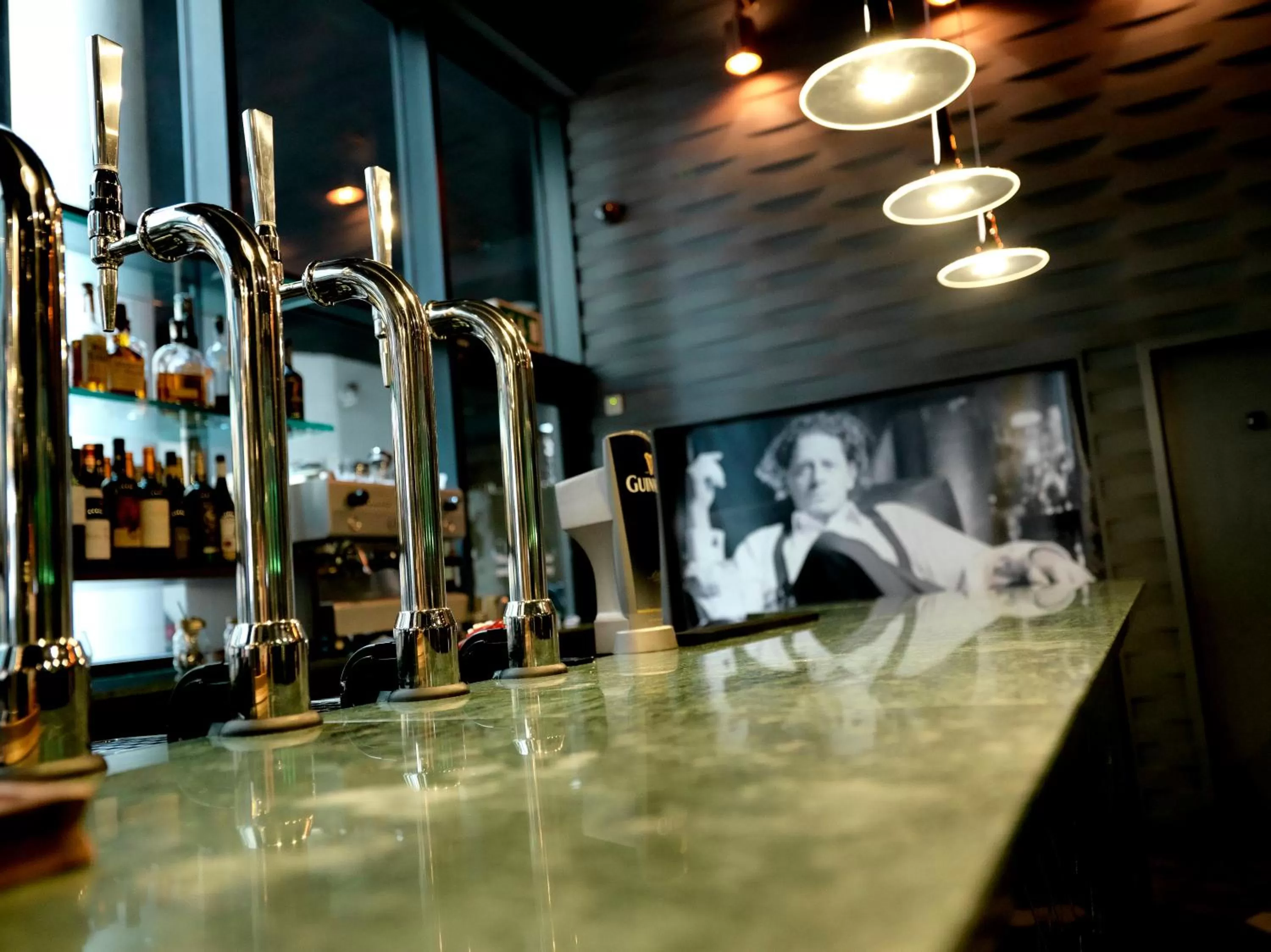 Lounge or bar in Hotel Indigo Liverpool by IHG