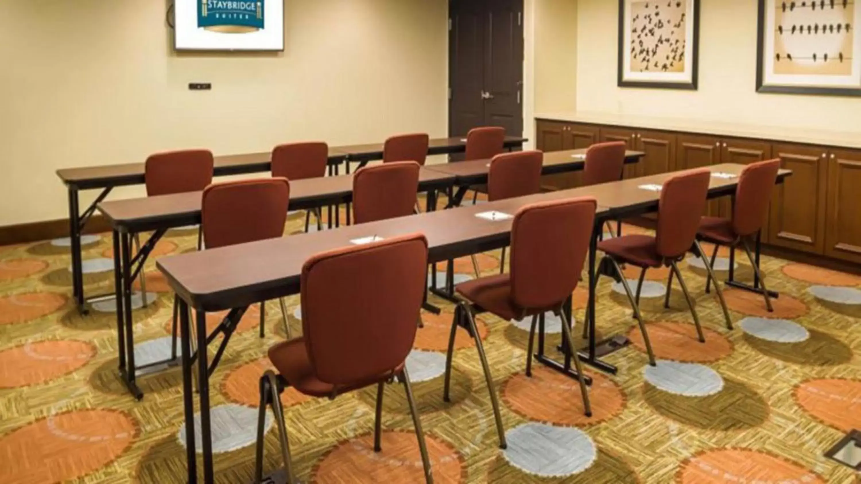 Meeting/conference room in Staybridge Suites Sacramento-Folsom, an IHG Hotel
