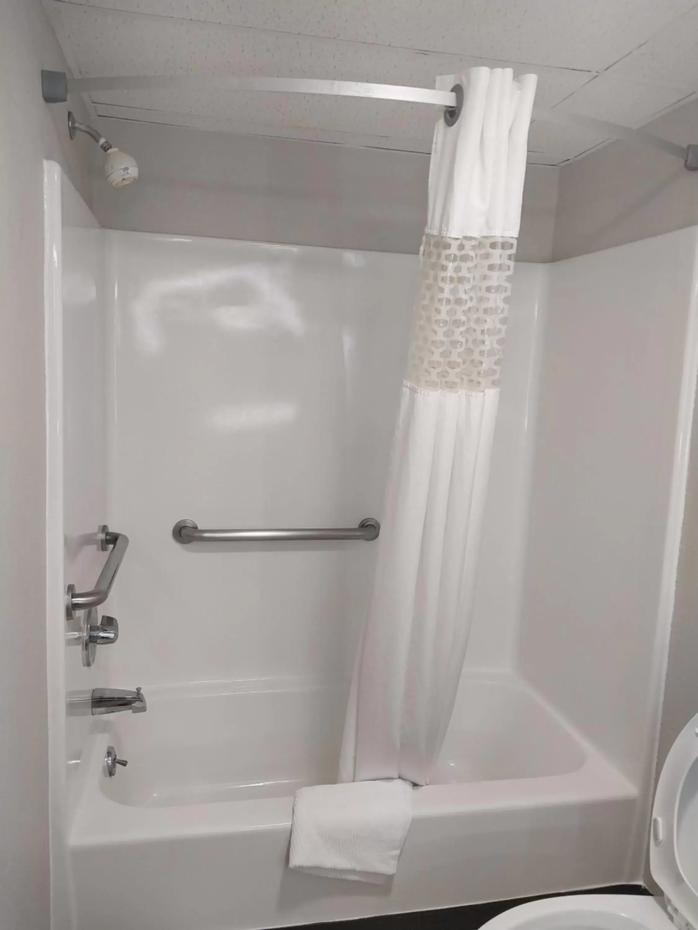 Shower, Bathroom in Days Inn by Wyndham Vineland