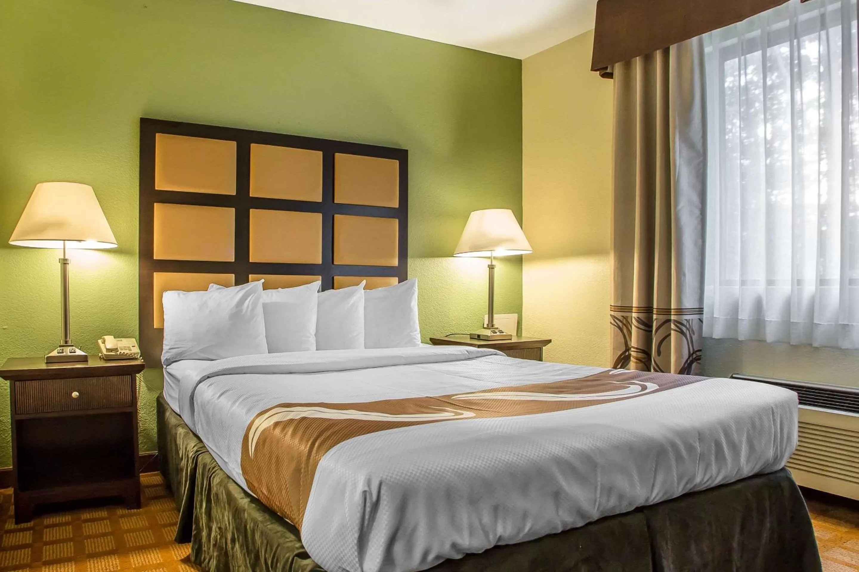 Photo of the whole room, Bed in Quality Inn & Suites Marinette