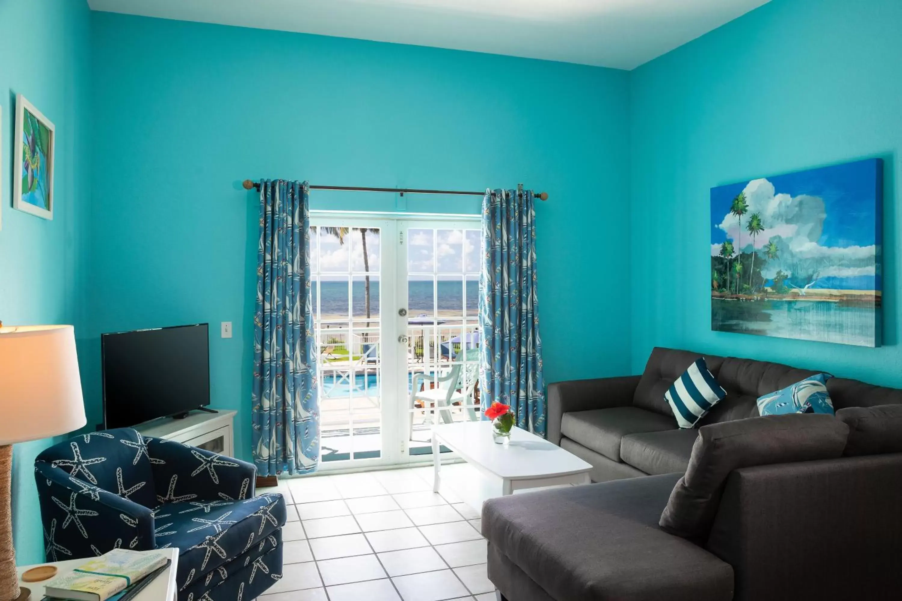 Living room, Seating Area in Grassy Flats Resort & Beach Club