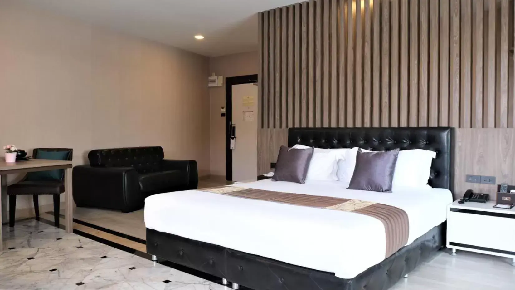 Bed in KTK Pattaya Hotel & Residence