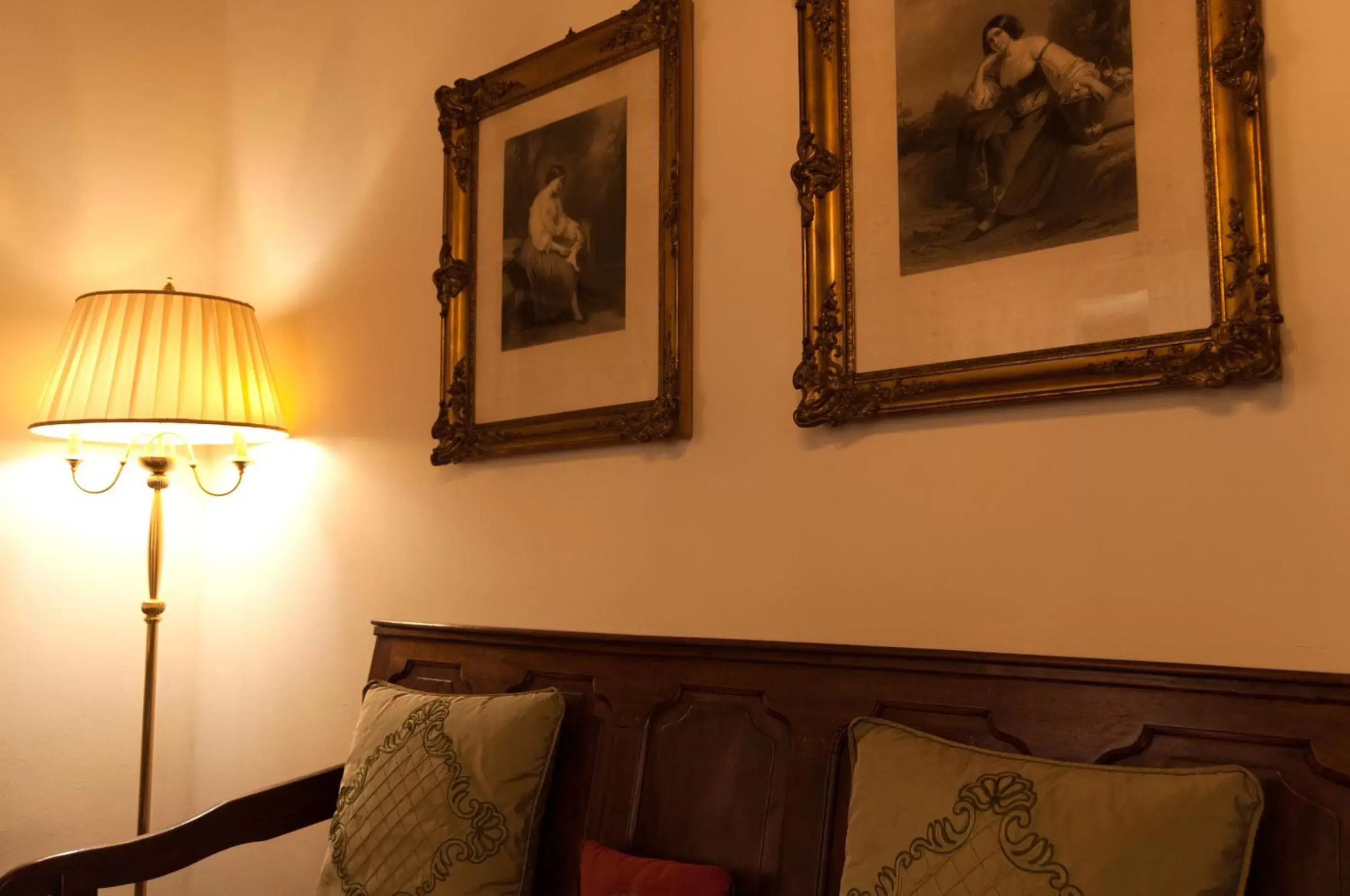 Living room, Bed in Palazzo Benucci