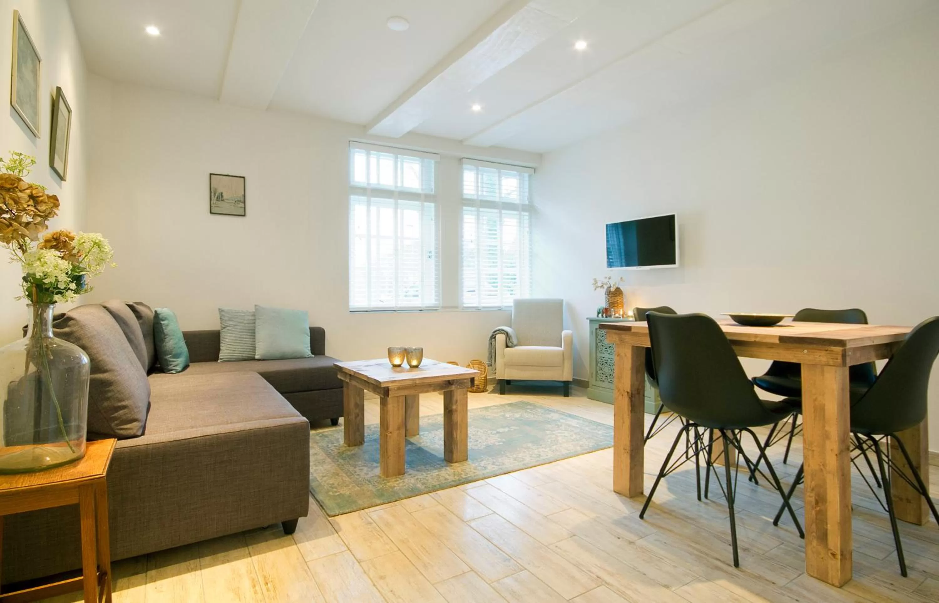 TV and multimedia in "Karel de Grote" Bergen