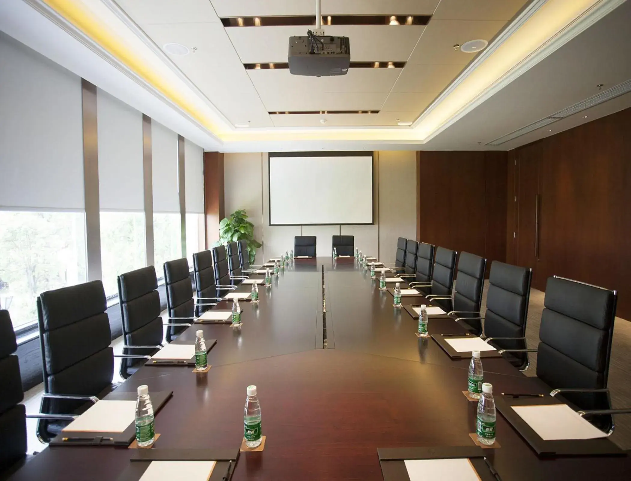 Meeting/conference room in Parklane Hotel