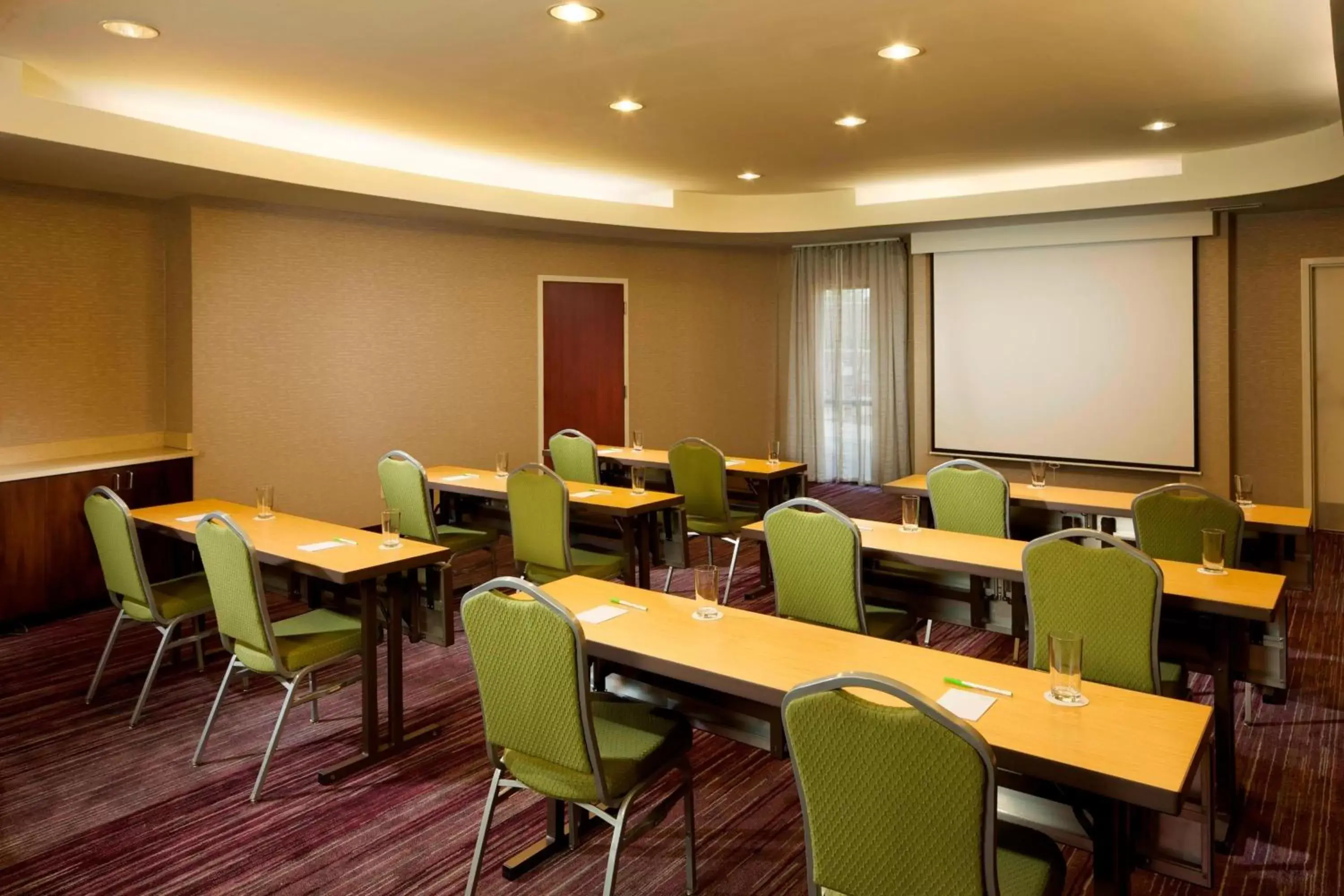 Meeting/conference room in Courtyard by Marriott Jackson