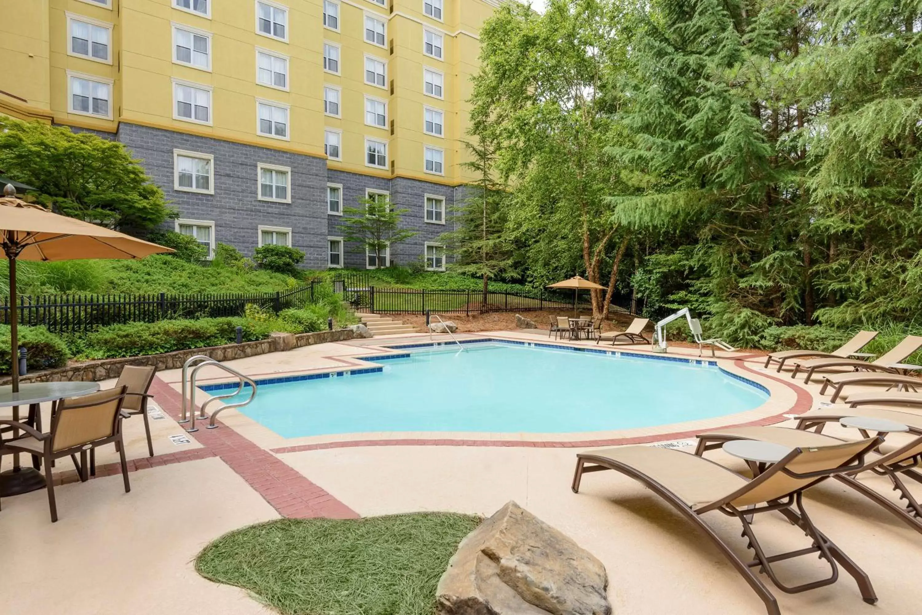 Pool view in Homewood Suites by Hilton Raleigh/Crabtree Valley Pool view in Homewood Suites by Hilton Raleigh/Crabtree Valley