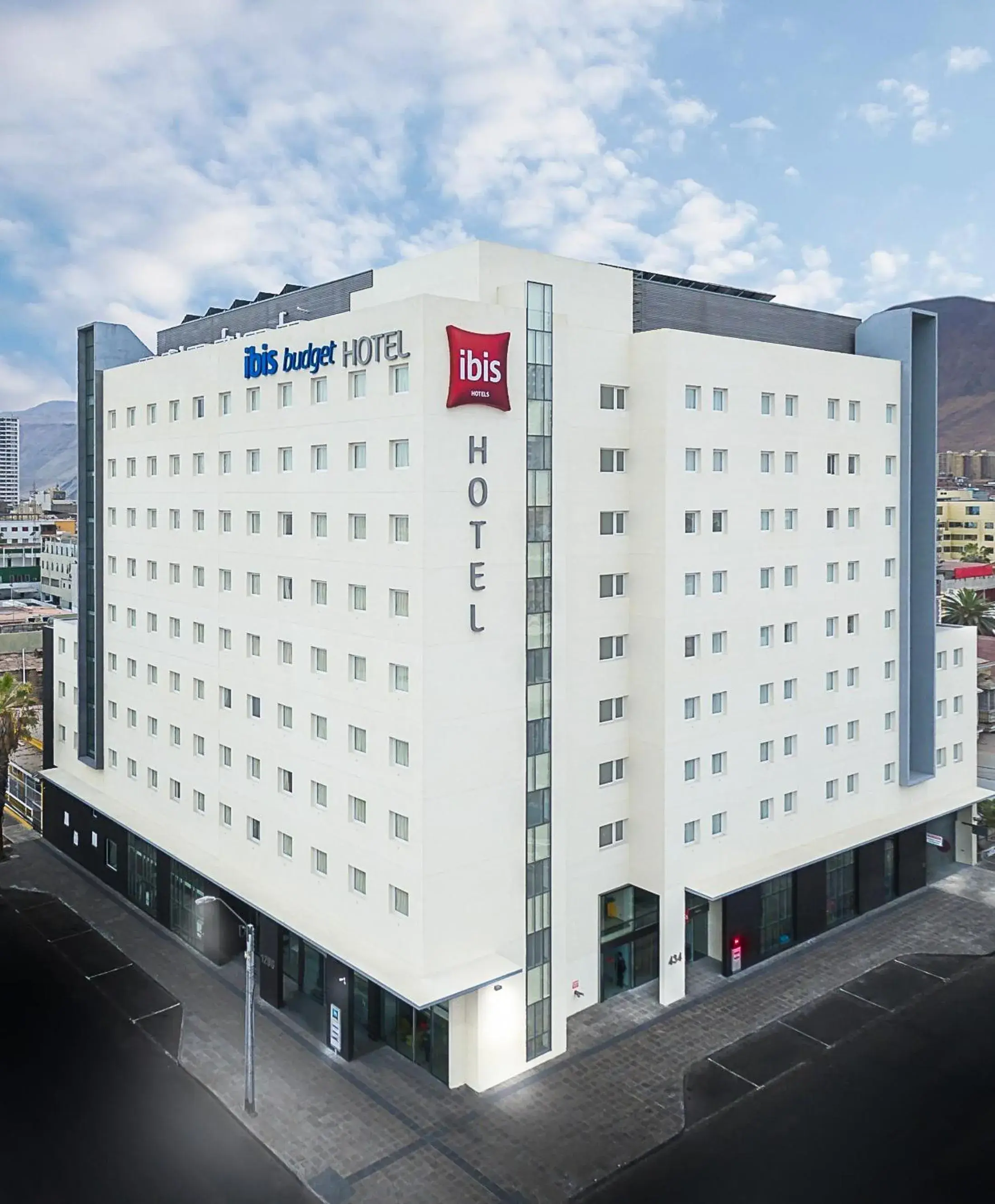 Facade/entrance in ibis Iquique