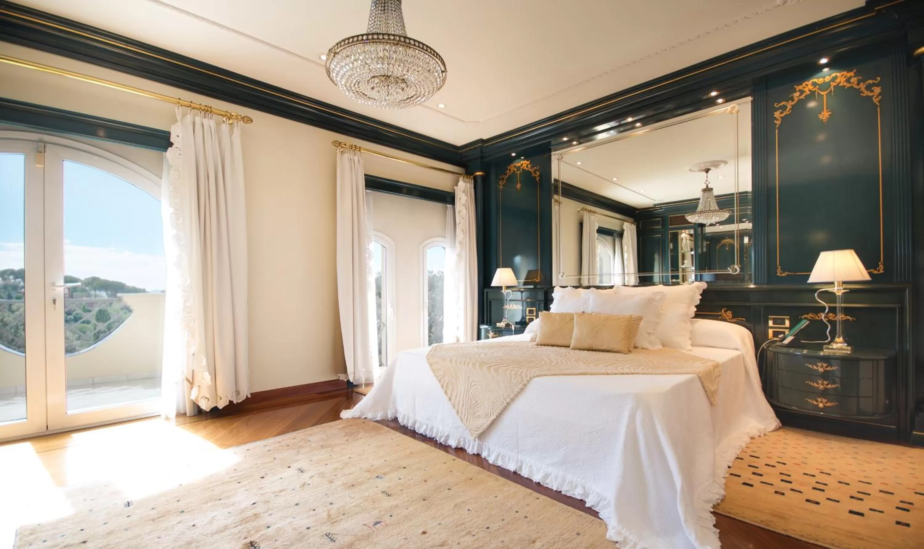 Decorative detail, Bed in Hotel Boutique Edelweiss La Garriga