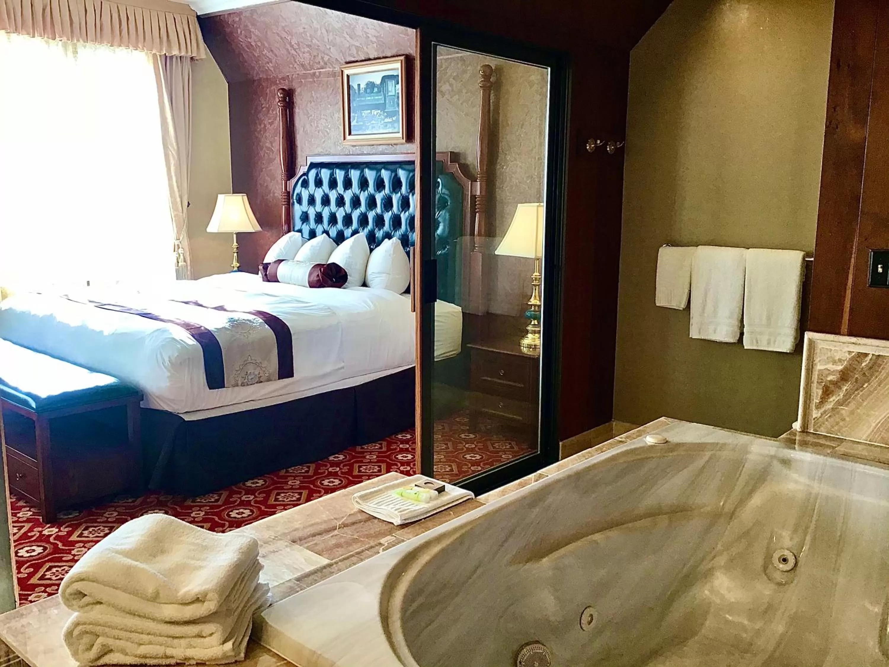 Photo of the whole room, Bed in Eureka Inn, Trademark Collection by Wyndham