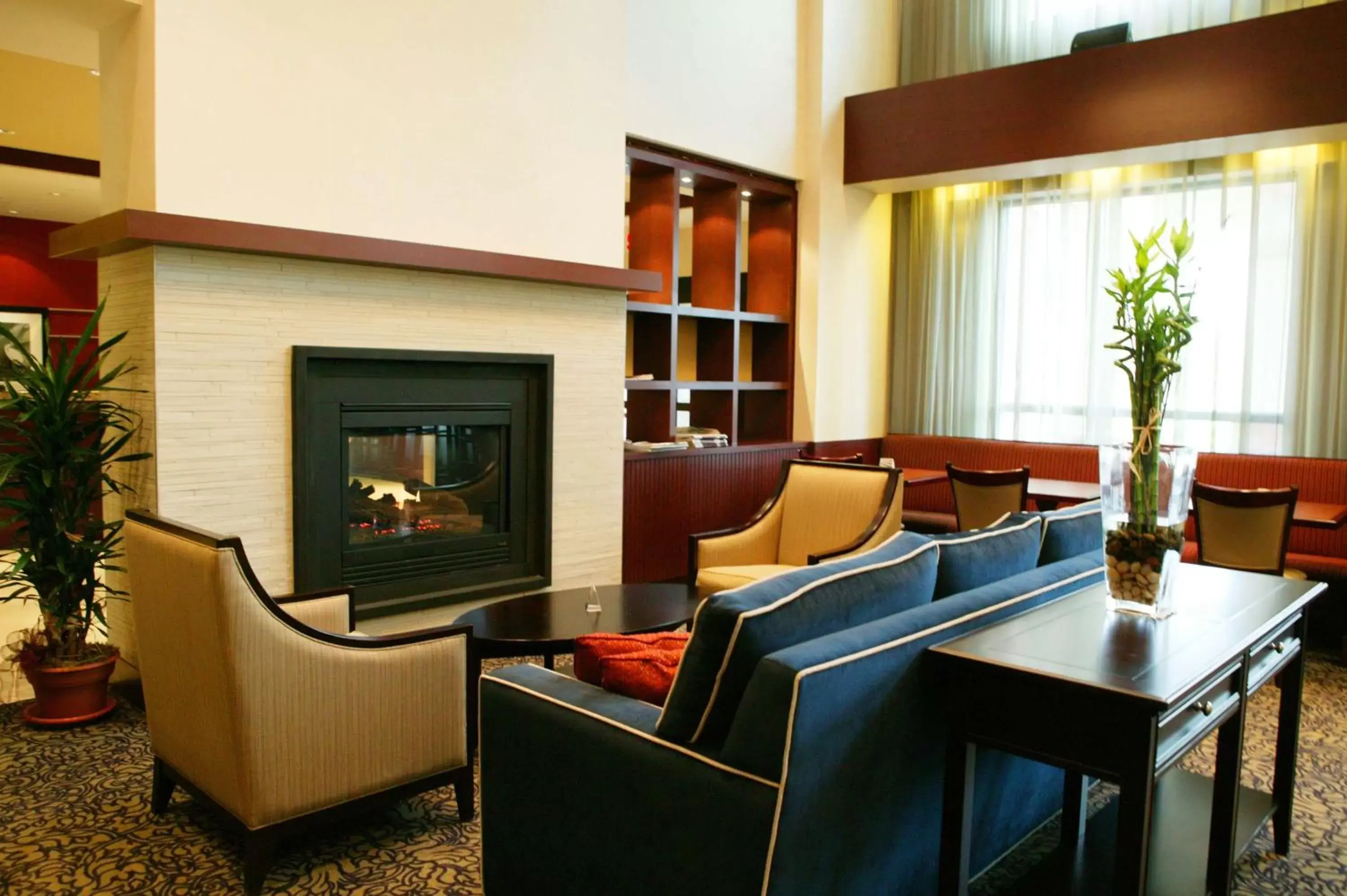 Lobby or reception, Lounge/Bar in Hampton Inn & Suites Laval