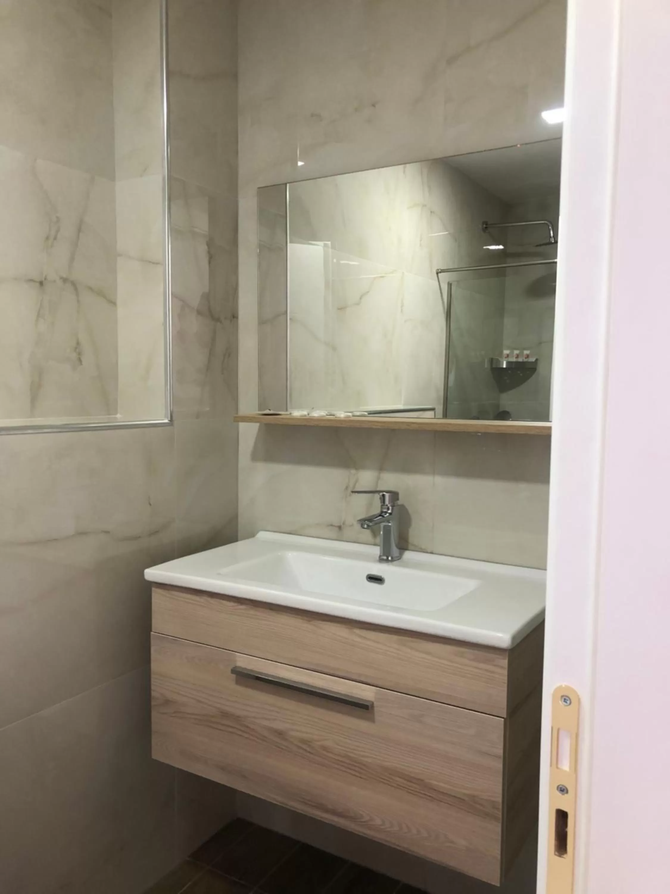 Bathroom in Grand Hotel Pogradec