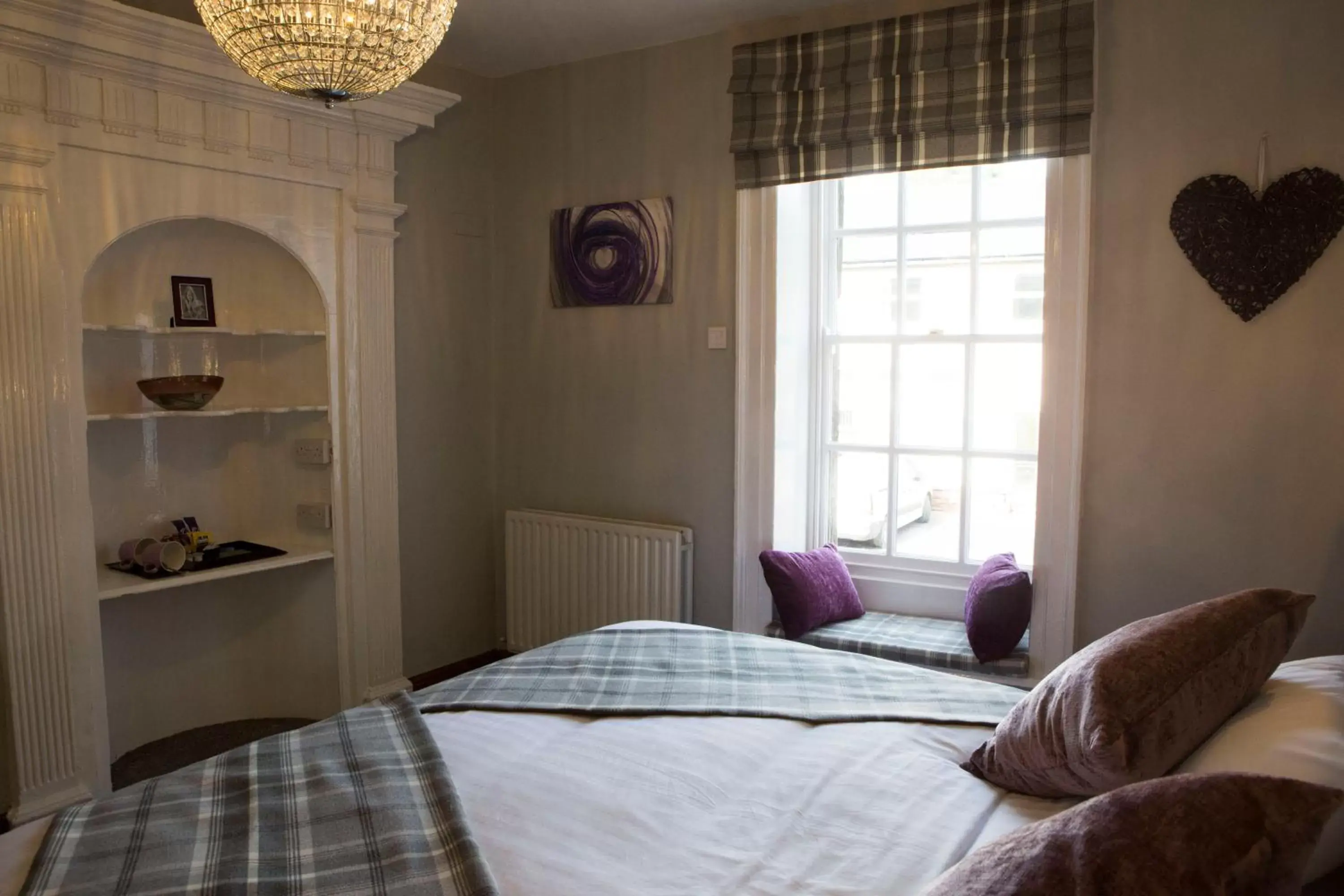 Photo of the whole room, Bed in Crown and Cushion Appleby