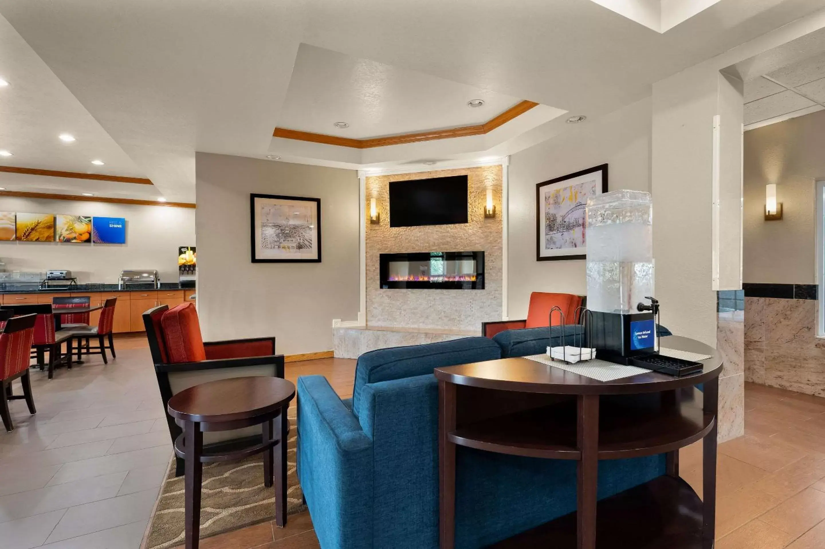 Lobby or reception in Comfort Inn & Suites Fenton