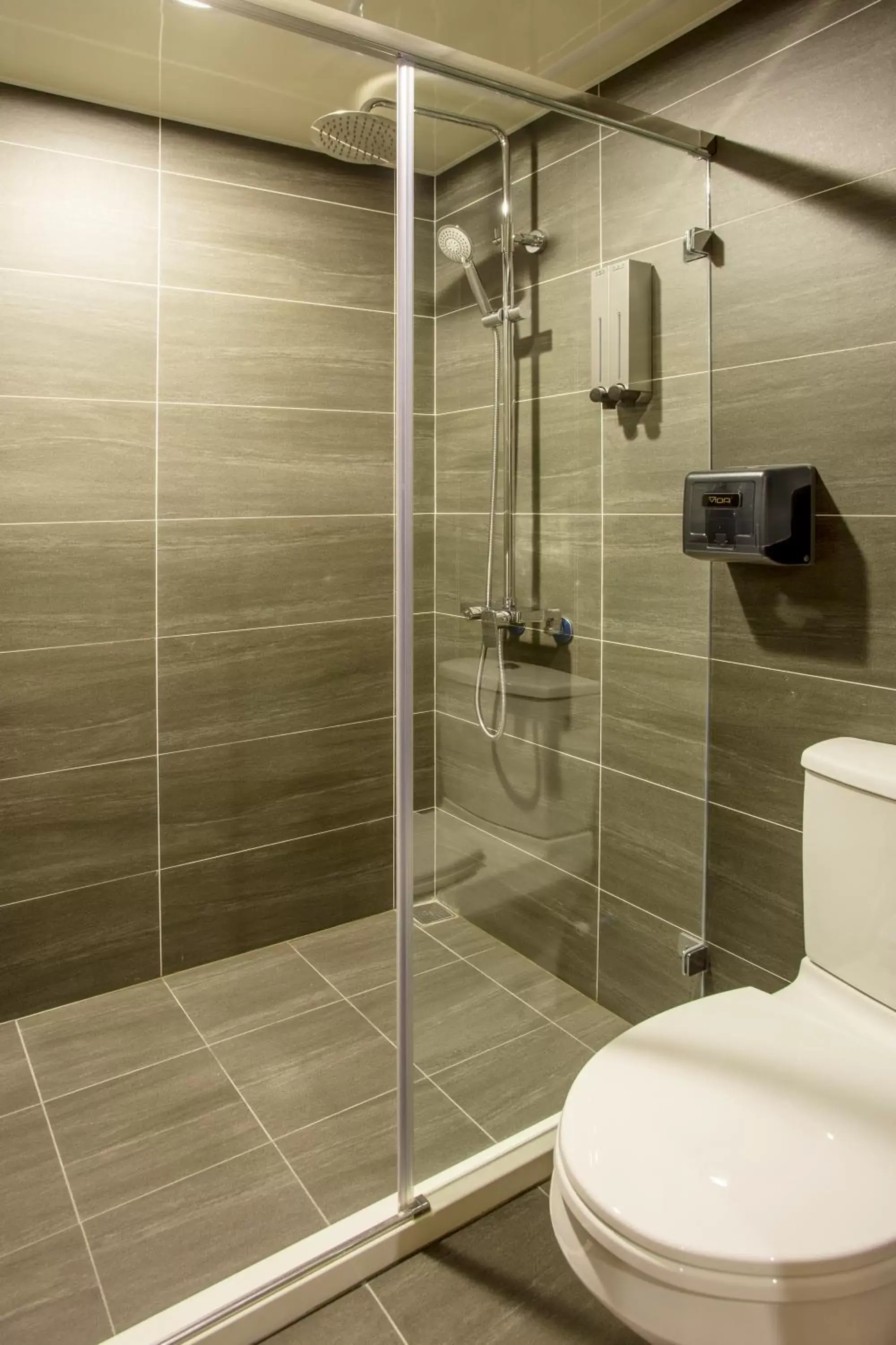 Shower, Bathroom in Just Live Inn-Keelung