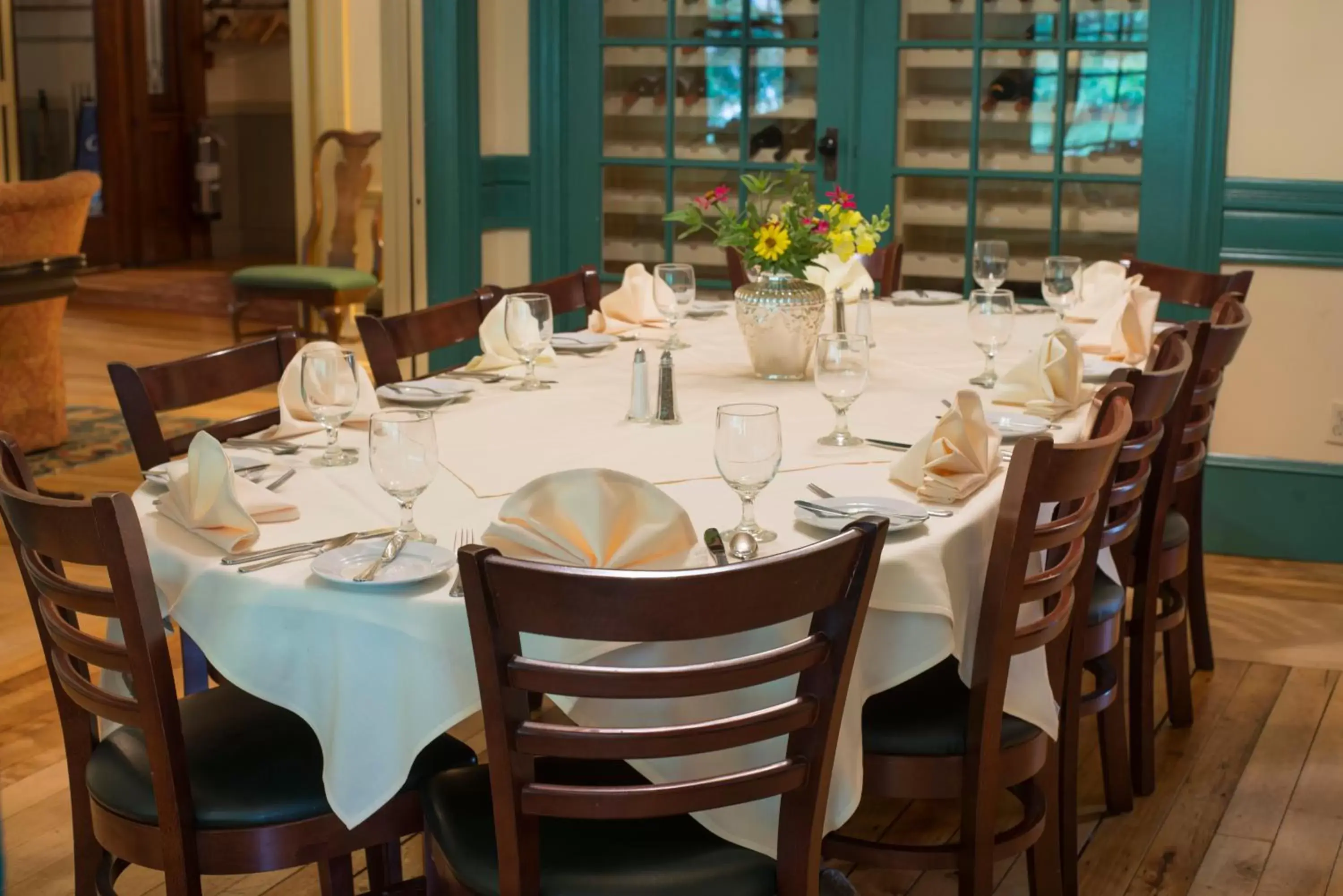 Banquet/Function facilities, Restaurant/Places to Eat in The Norwich Inn