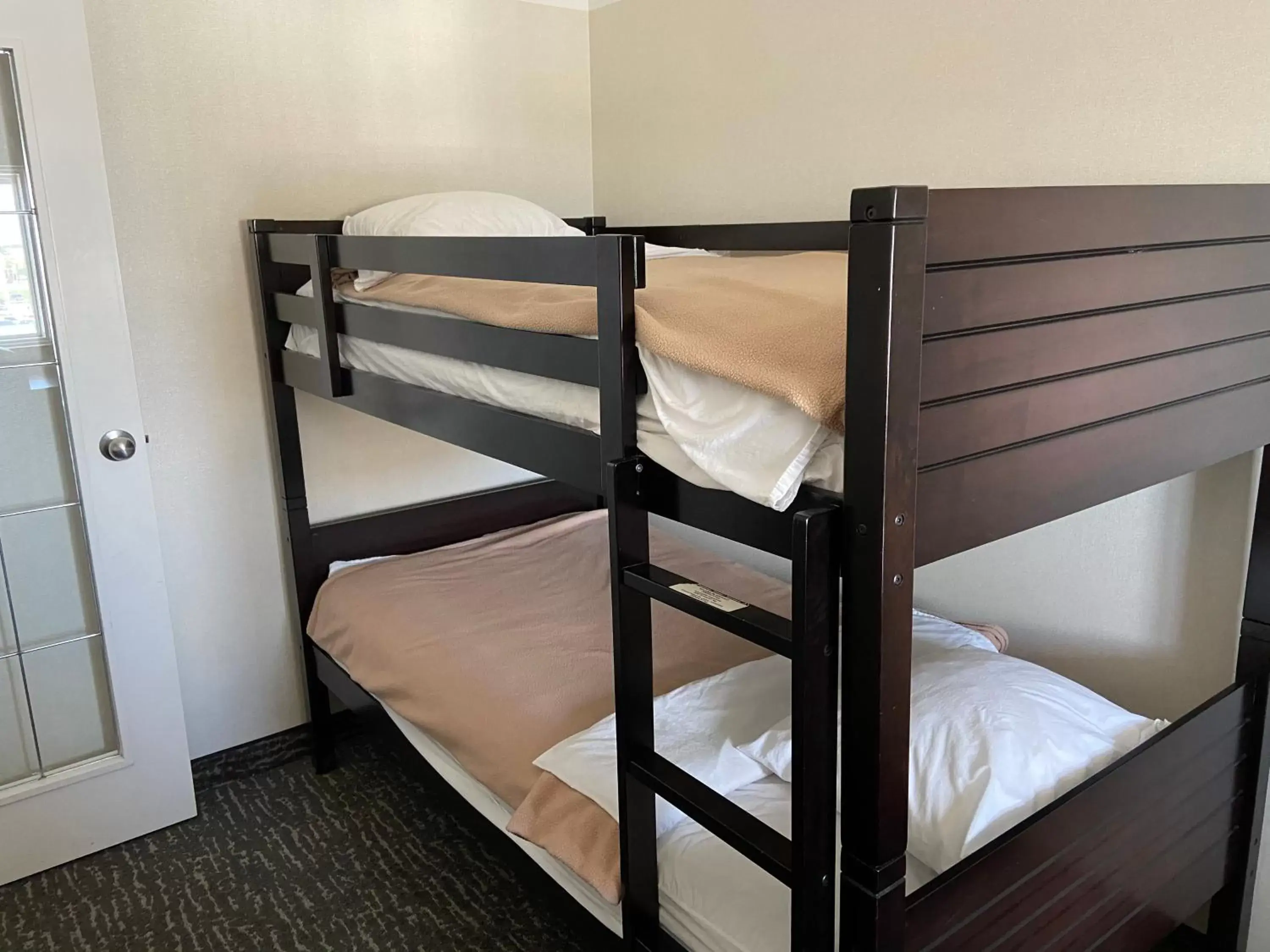 bunk bed in Best Western Cedar Park Inn