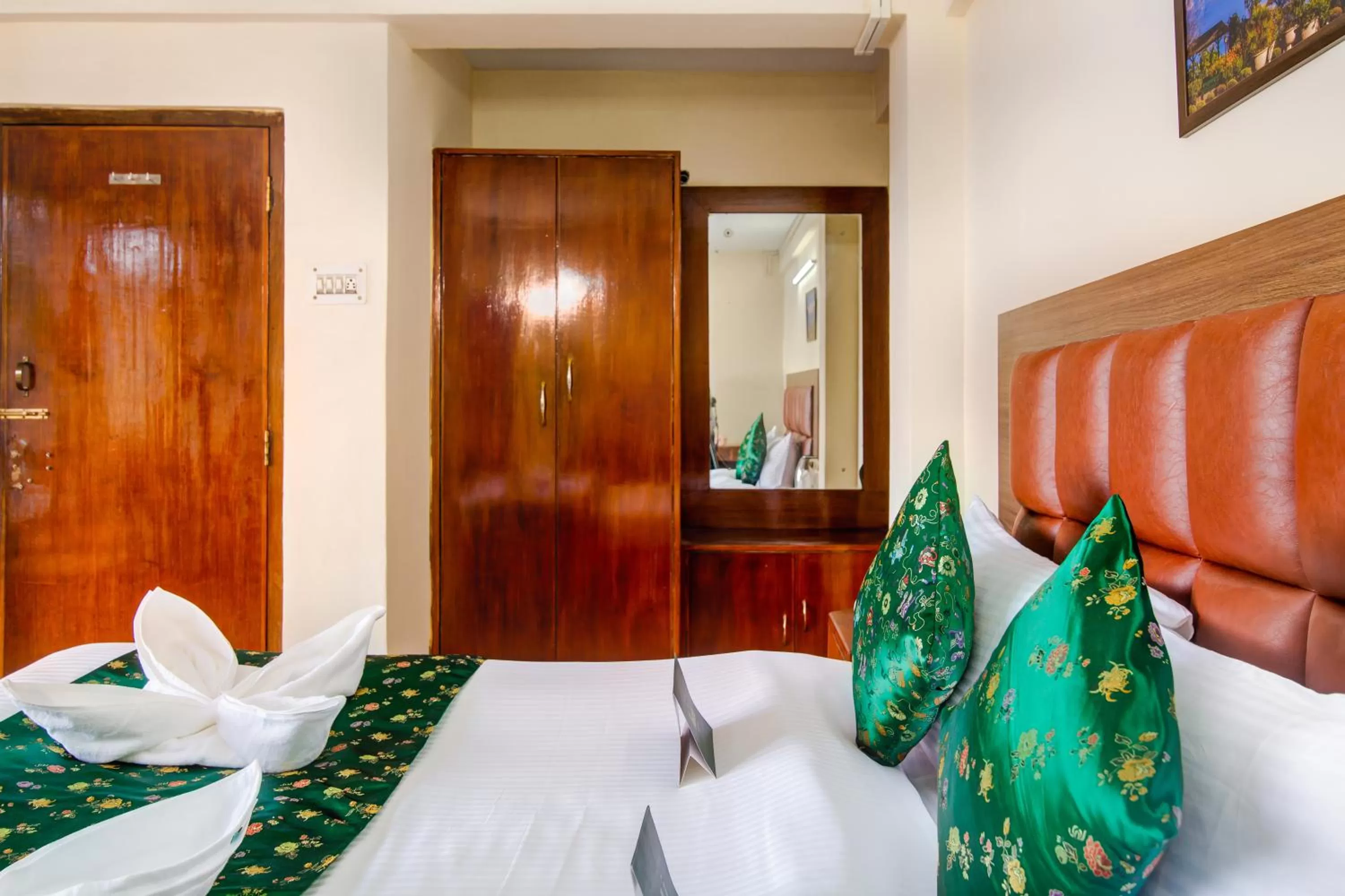 Bed in Muscatel BhumSang - 200 Mts from Mall Road